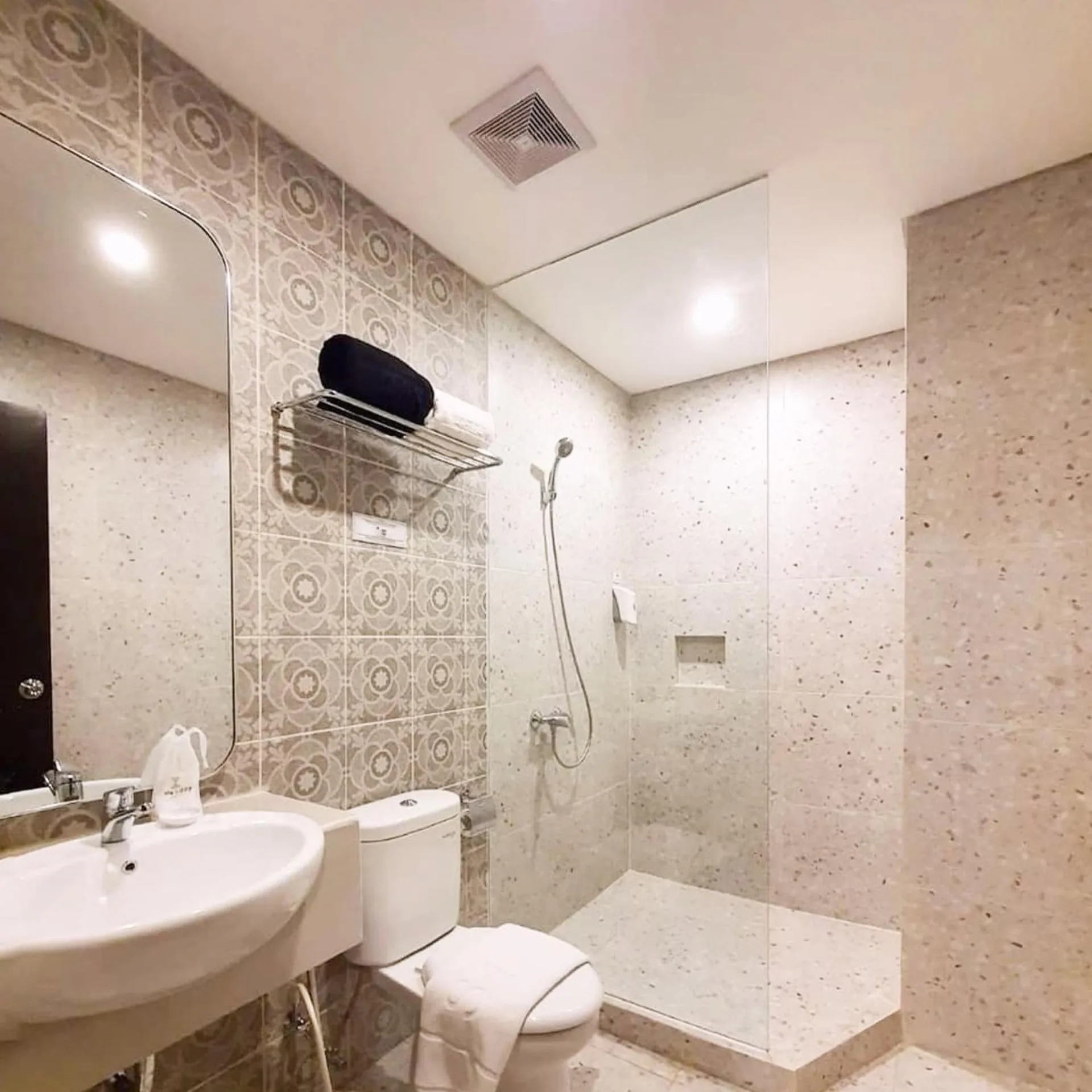 Nite & Day Semarang - Candi