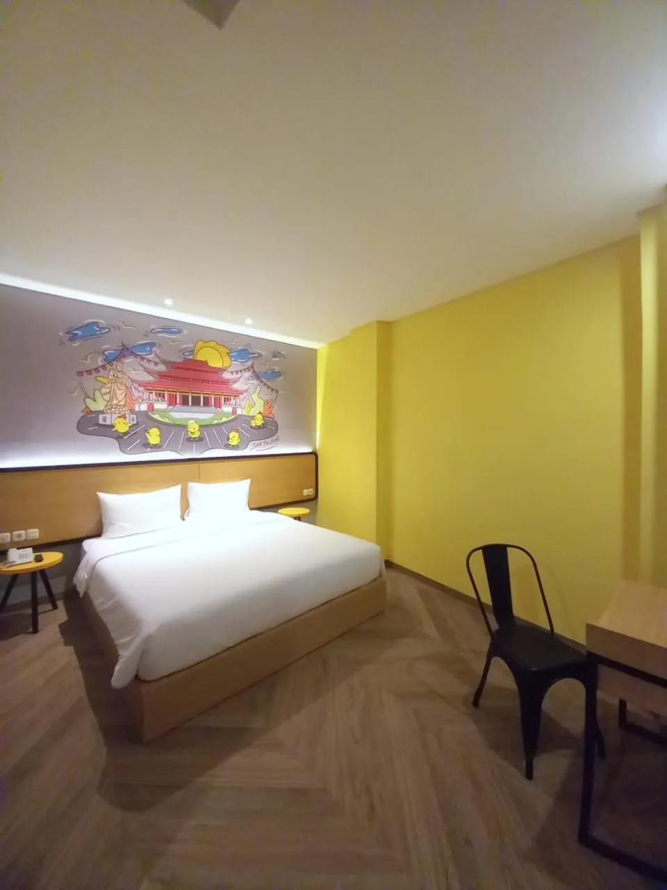 Bed in Nite & Day Semarang - Candi