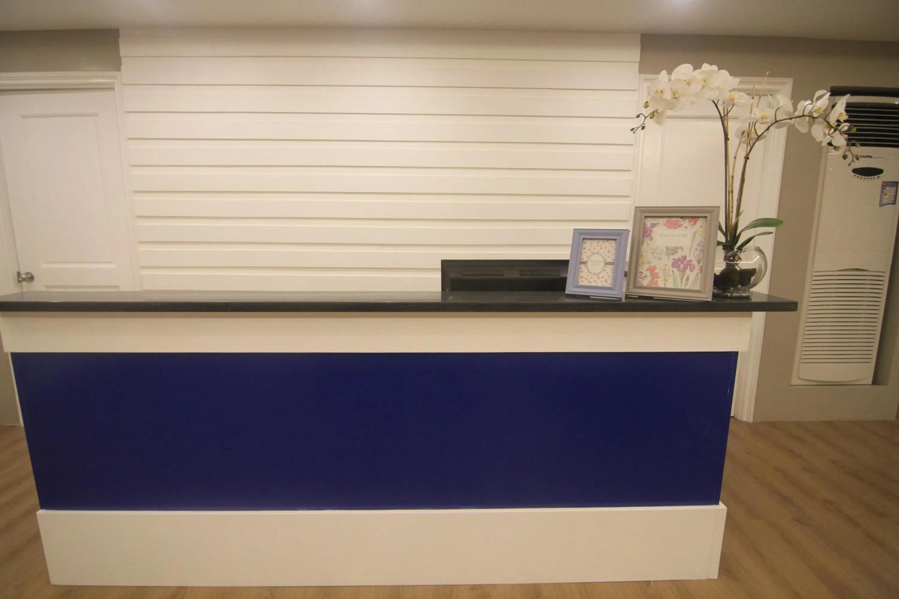 Lobby or reception in Bryan Condo Suites Makati near Airport