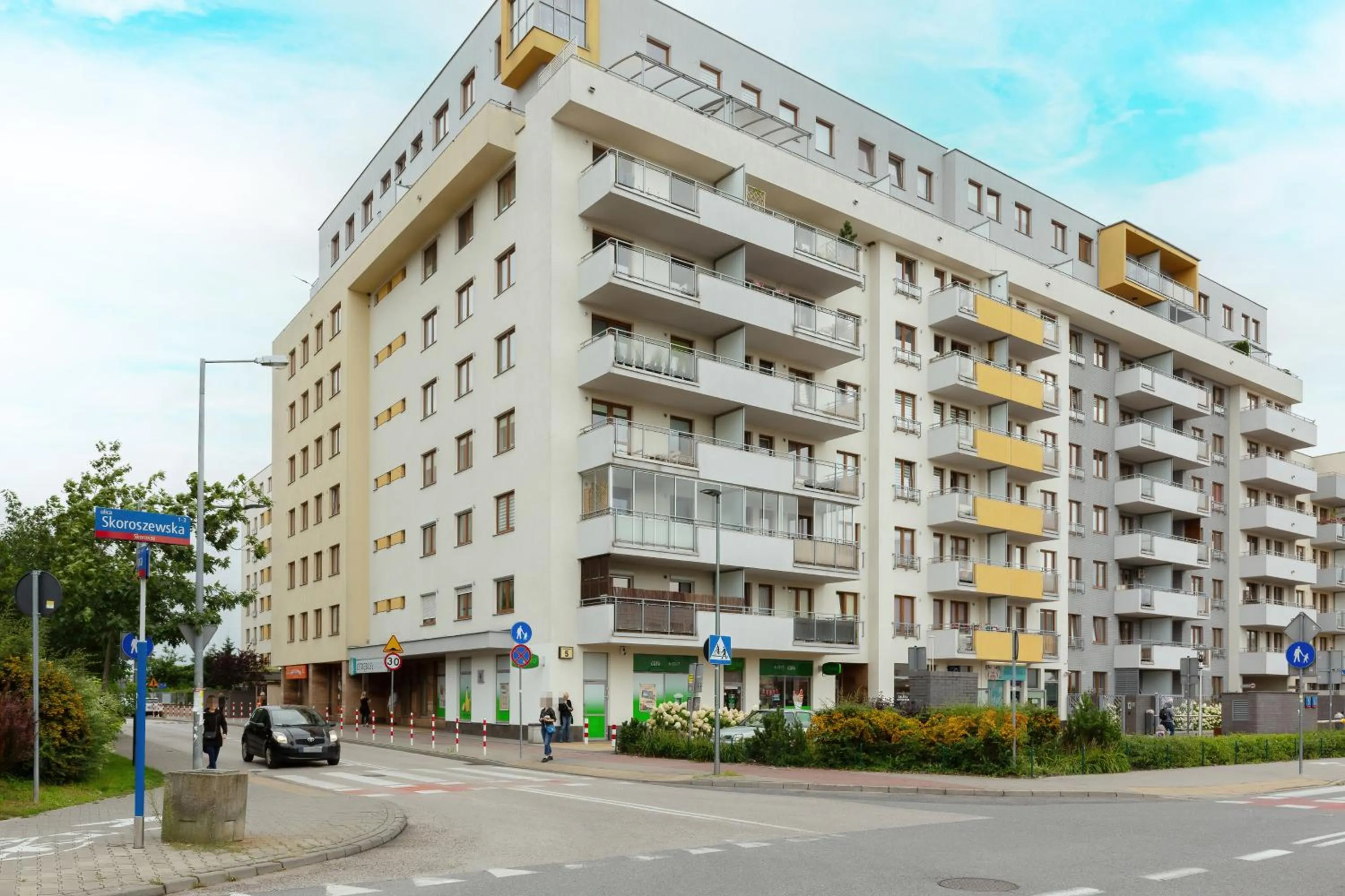 Property building in Atrium Ursus Warsaw Apartments by Noclegi Renters