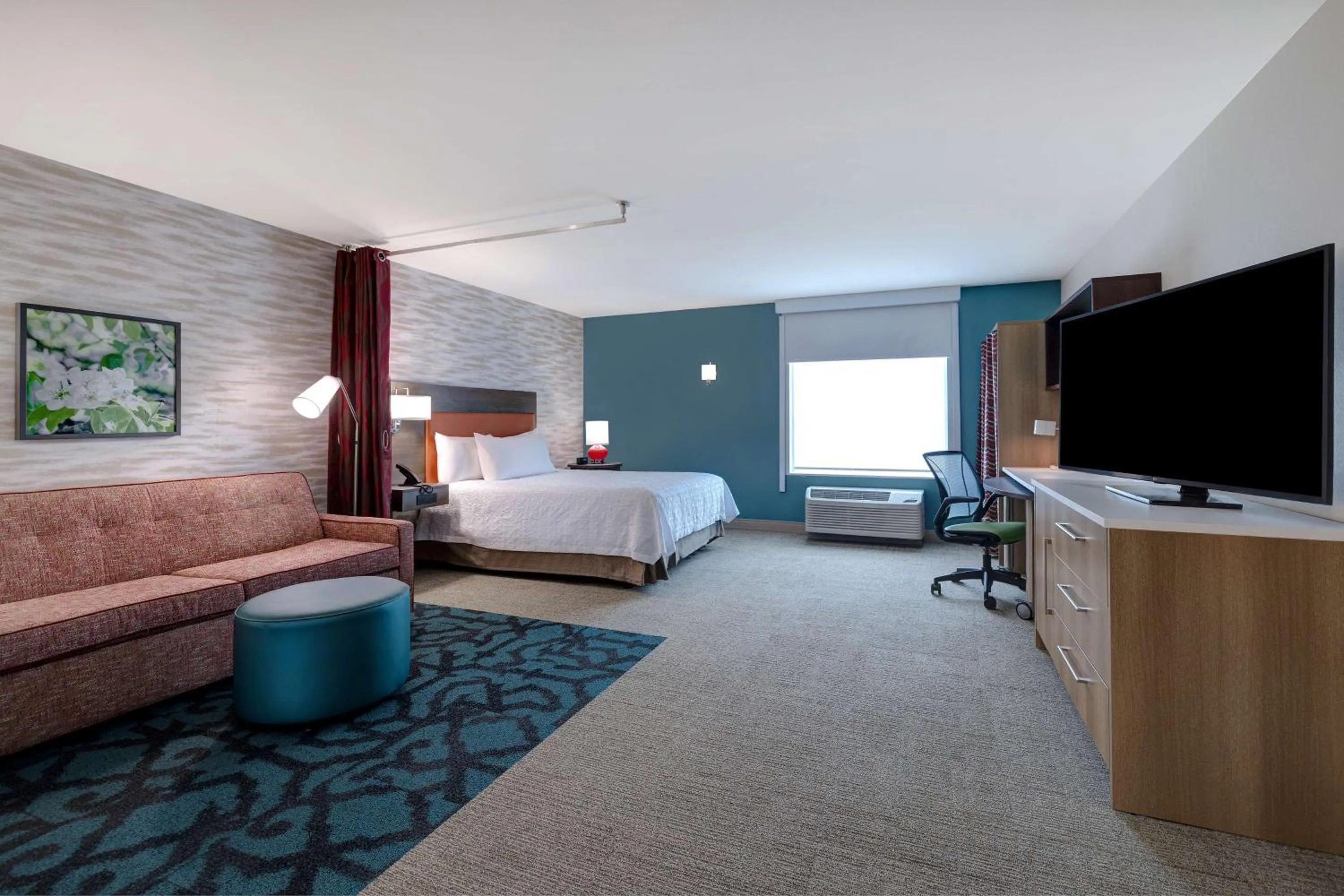 Living room, Bed in Home2 Suites By Hilton Bryant, Ar