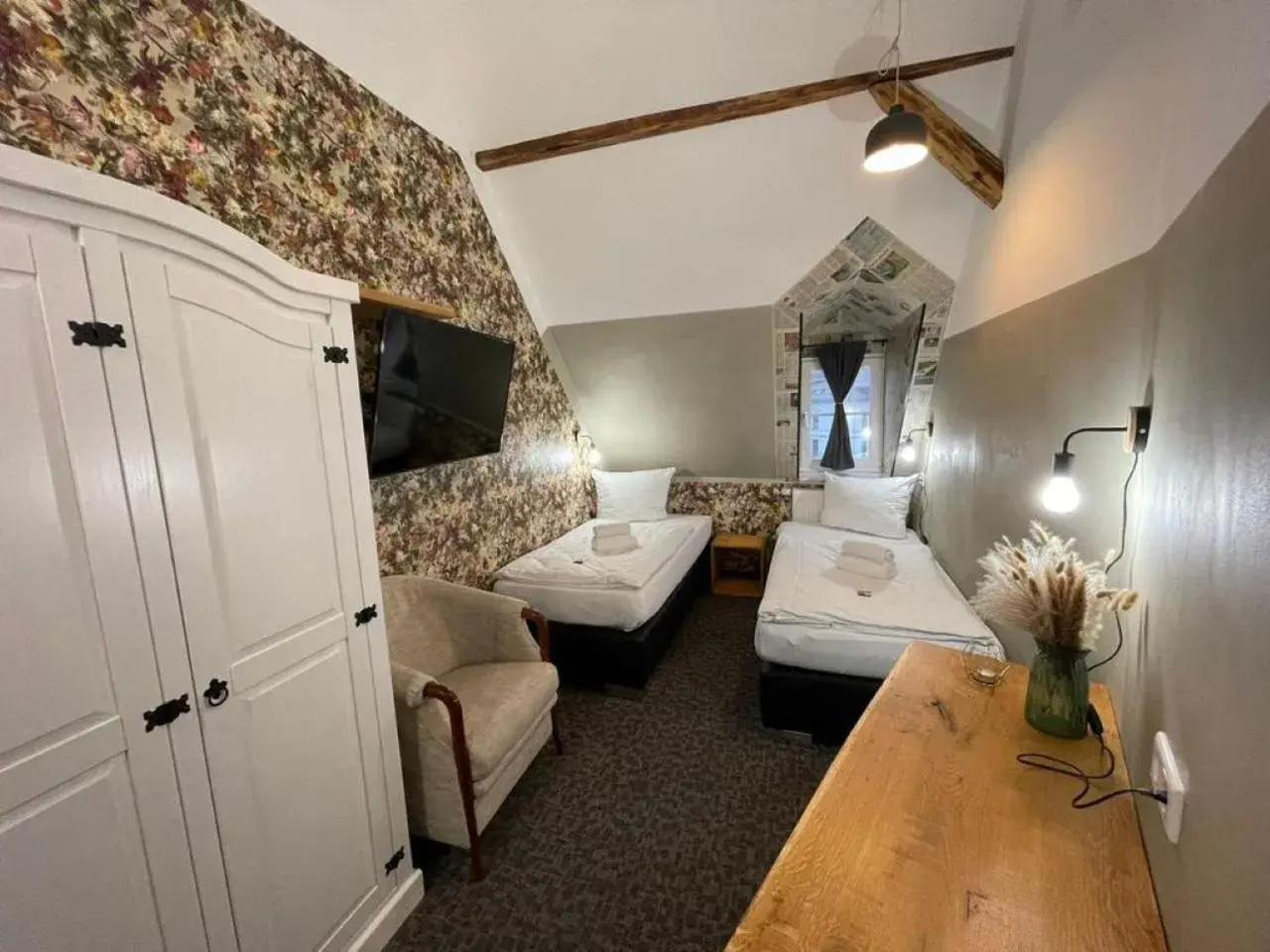 Twin Room with Shared Bathroom - single occupancy in aappartel APARTHOTEL Herford Twin Room with Shared Bathroom - single occupancy in aappartel APARTHOTEL Herford