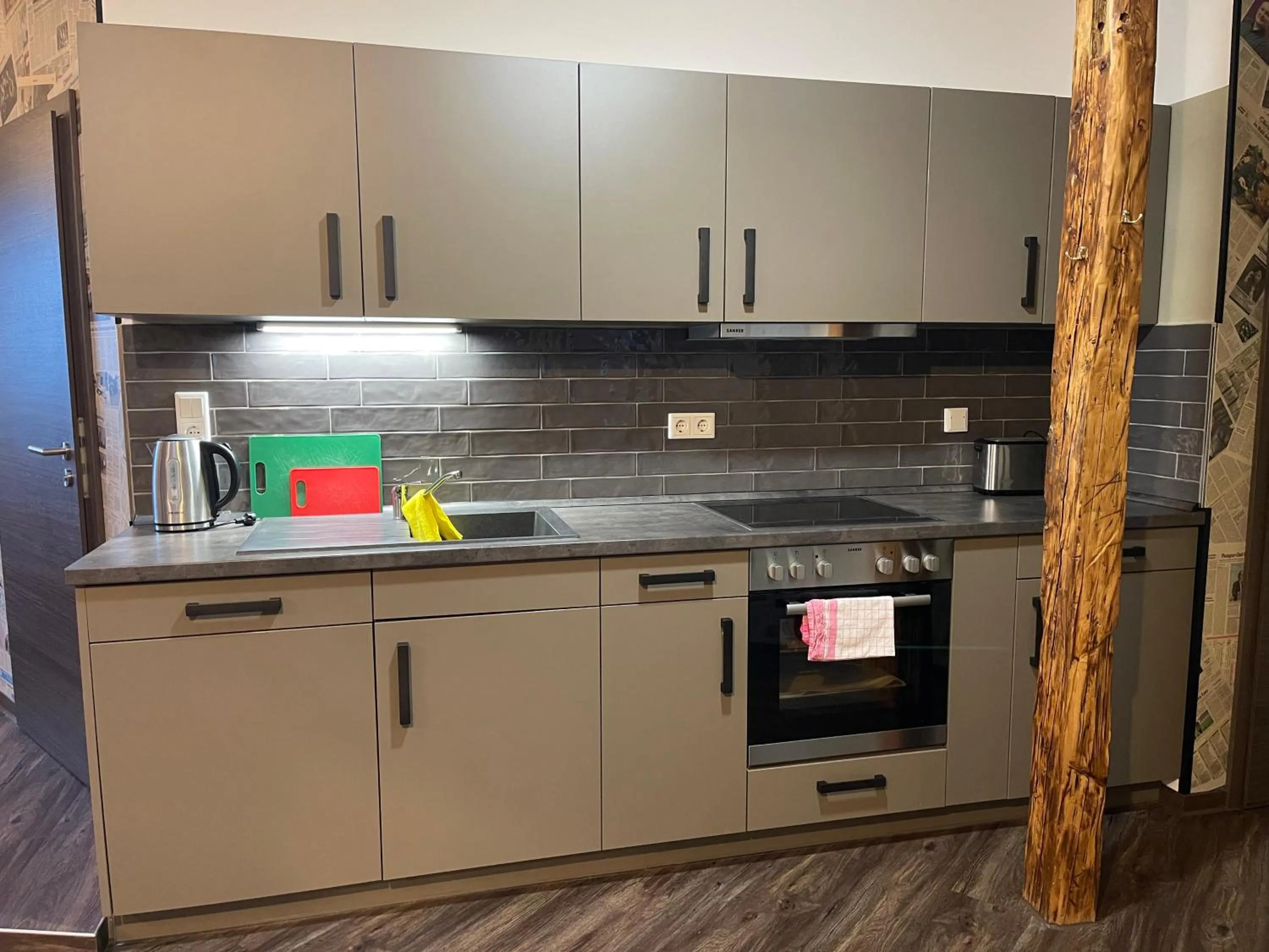 Kitchen or kitchenette in aappartel APARTHOTEL Herford