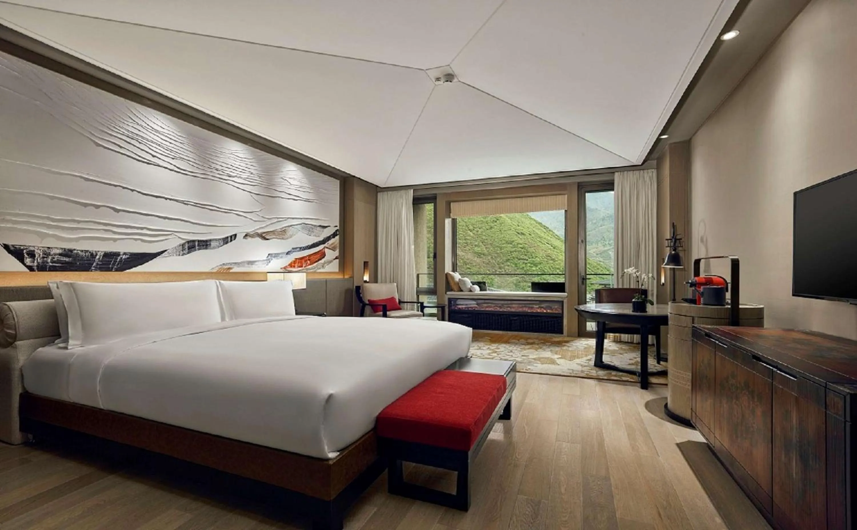 Bed in Conrad Jiuzhaigou