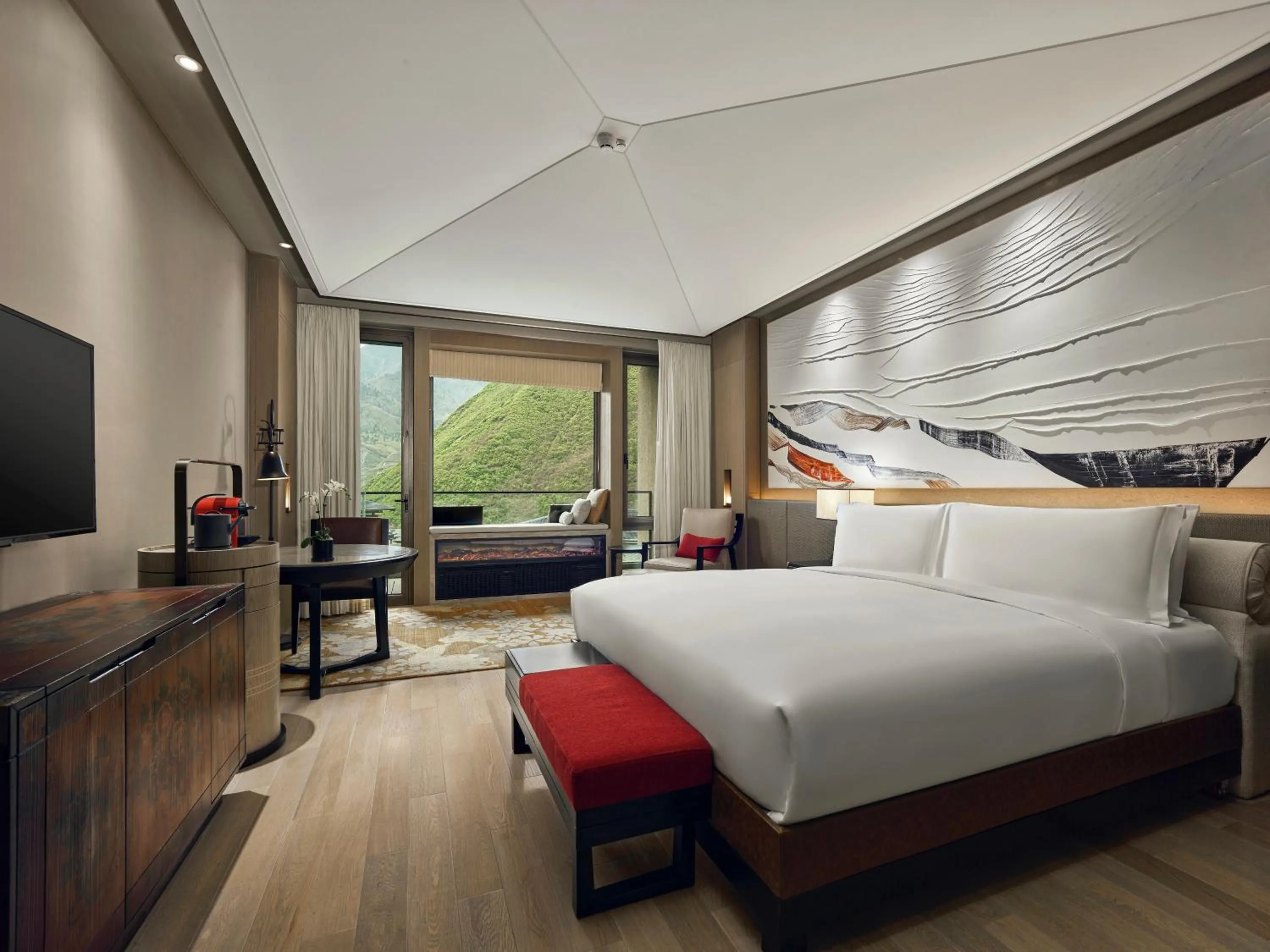 Bed in Conrad Jiuzhaigou