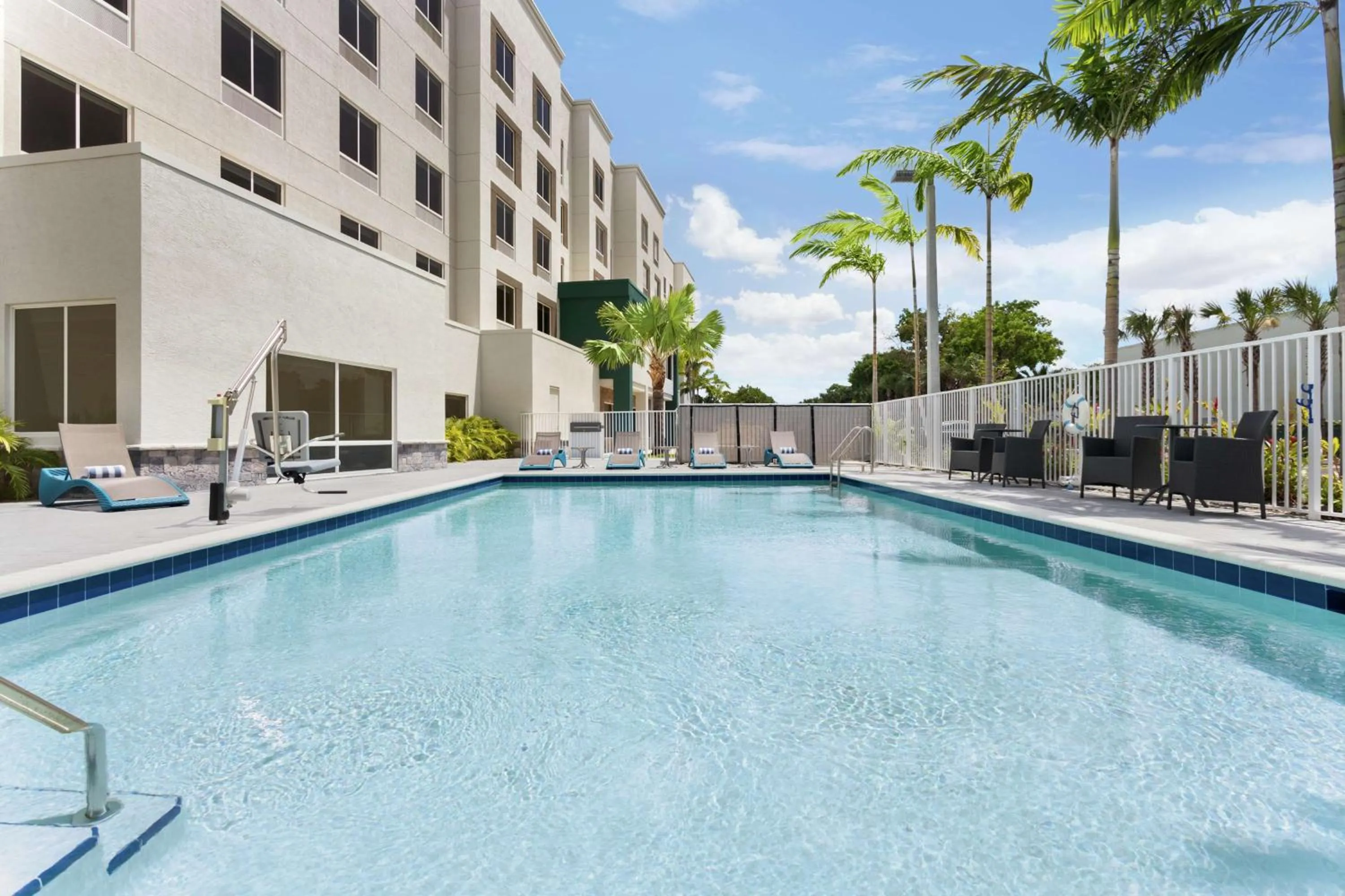 Pool view in Hampton Inn & Suites Miami, Kendall, Executive Airport