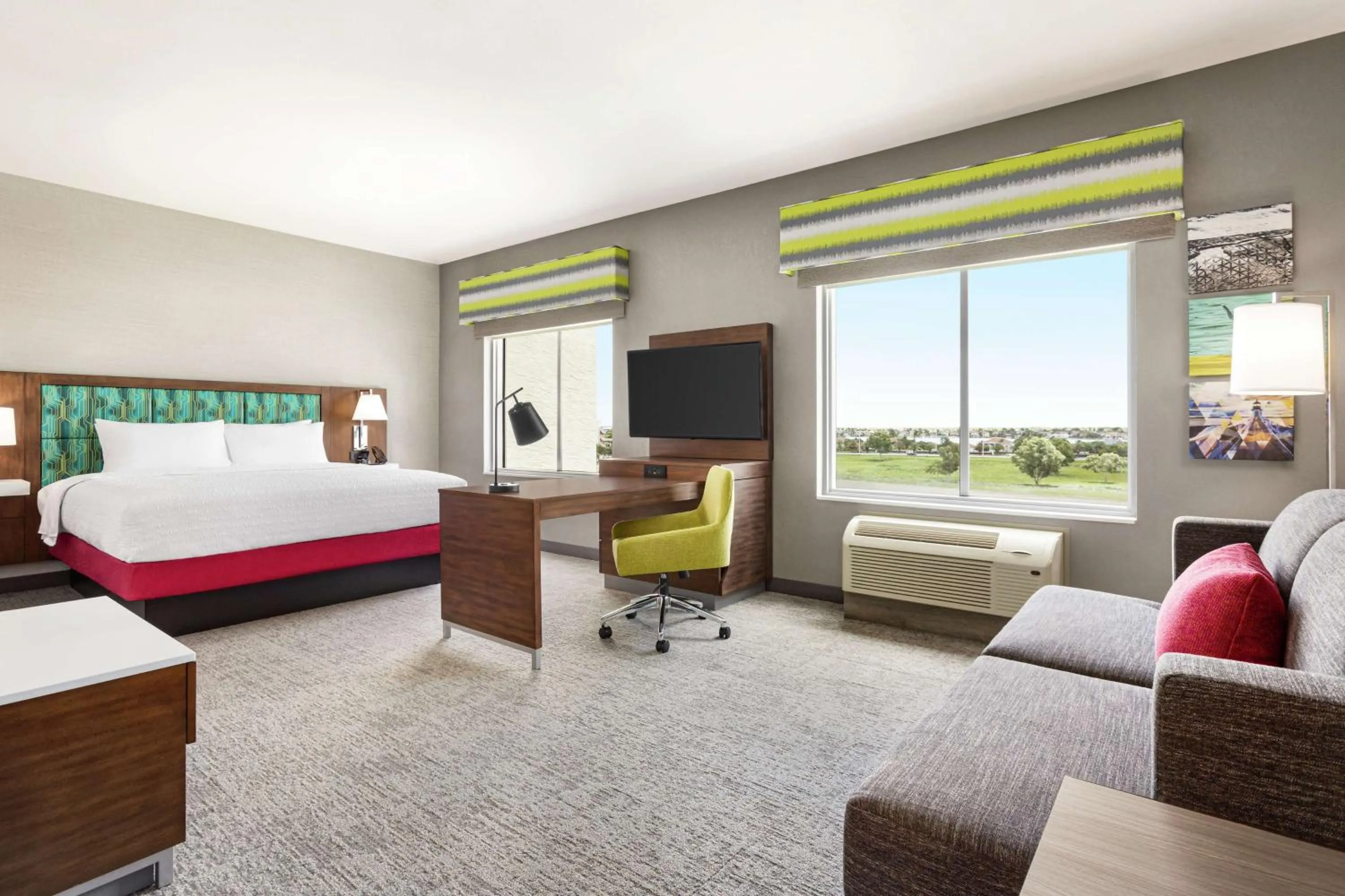 Bedroom, Bed in Hampton Inn & Suites Miami, Kendall, Executive Airport