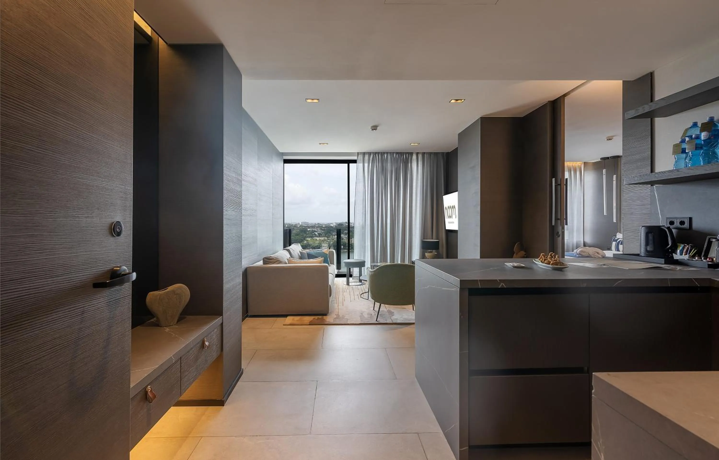 TV and multimedia in Noom Hotel Abidjan Plateau