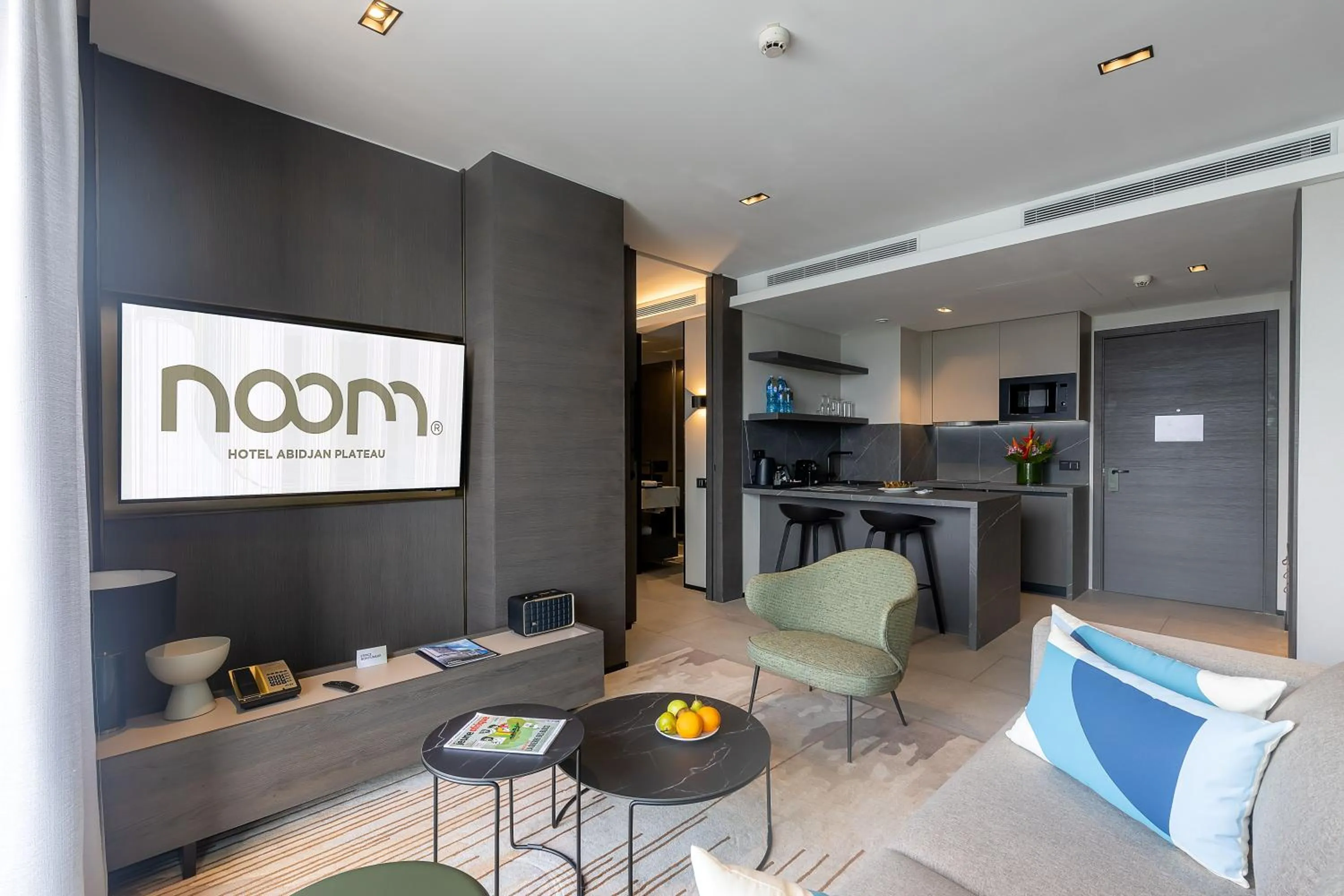 Kitchen or kitchenette in Noom Hotel Abidjan Plateau