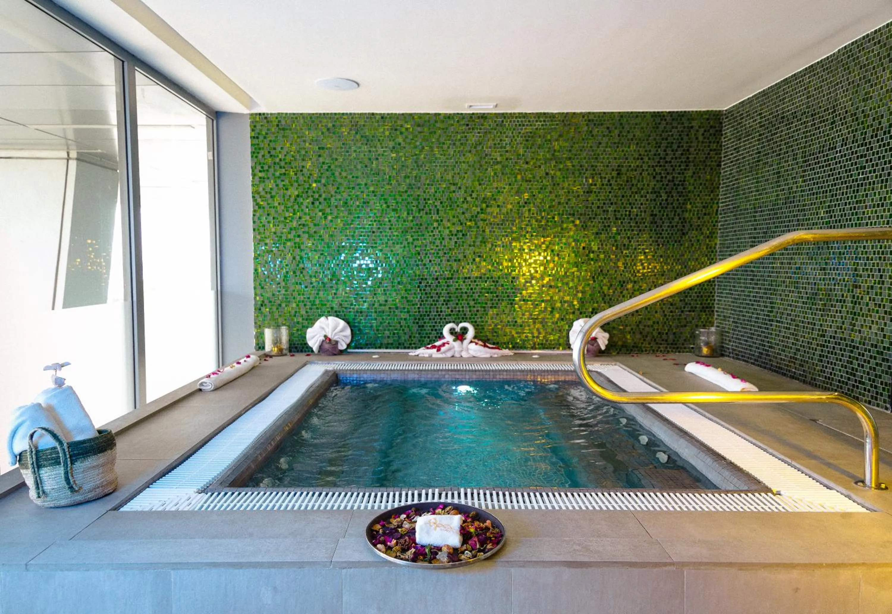 Spa and wellness centre/facilities in Noom Hotel Abidjan Plateau