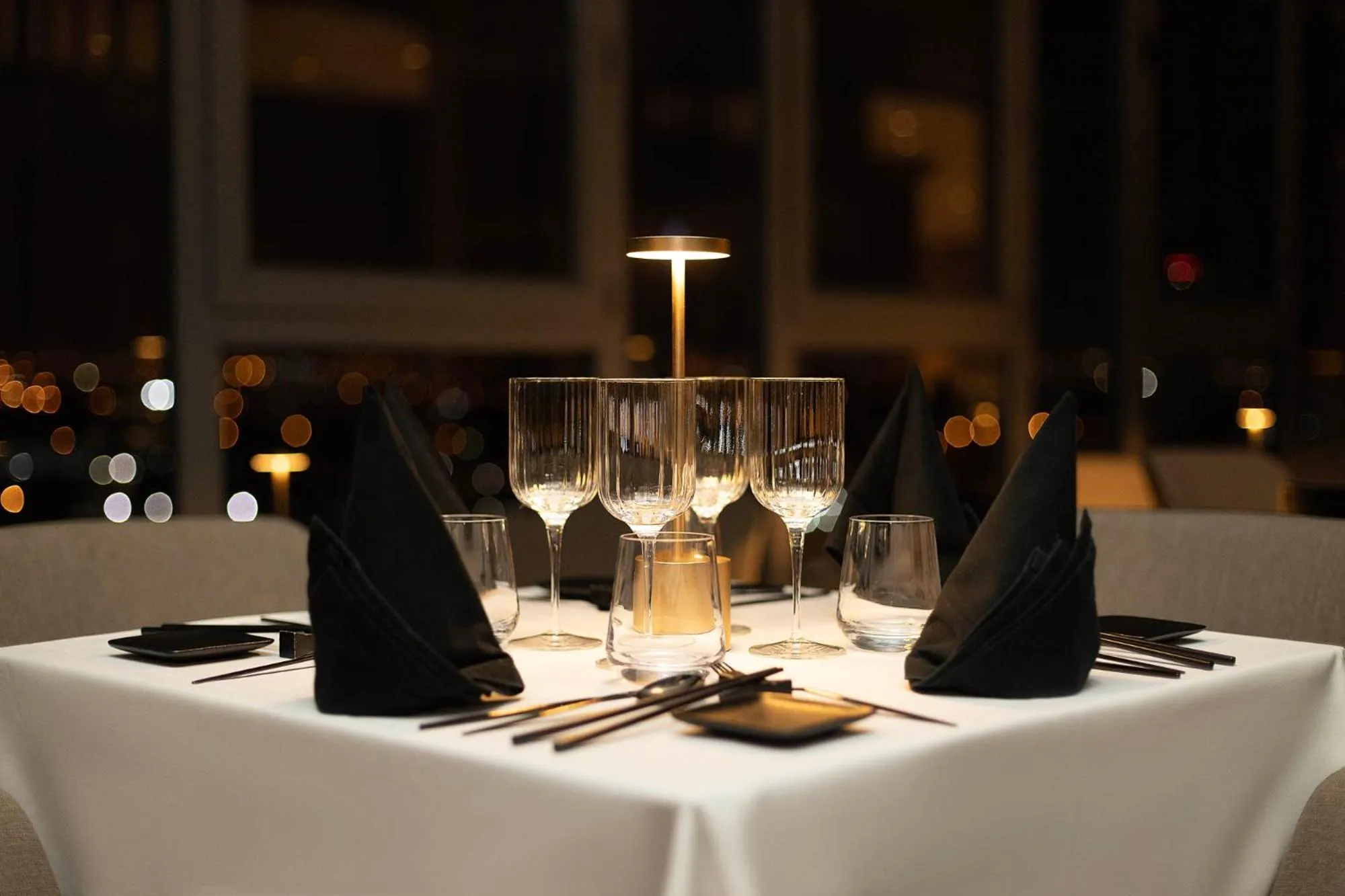 Restaurant/places to eat in Noom Hotel Abidjan Plateau