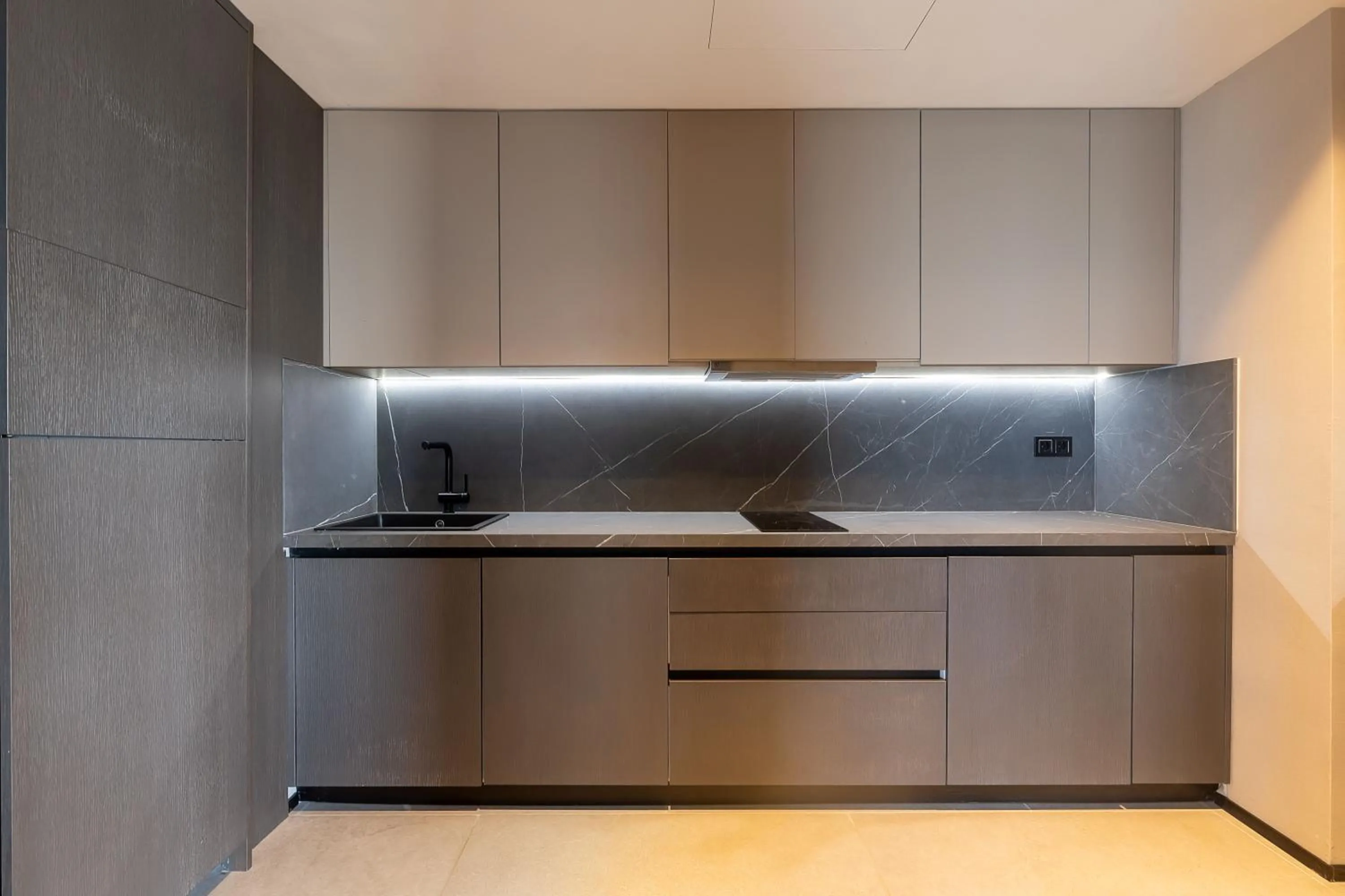 Kitchen or kitchenette in Noom Hotel Abidjan Plateau