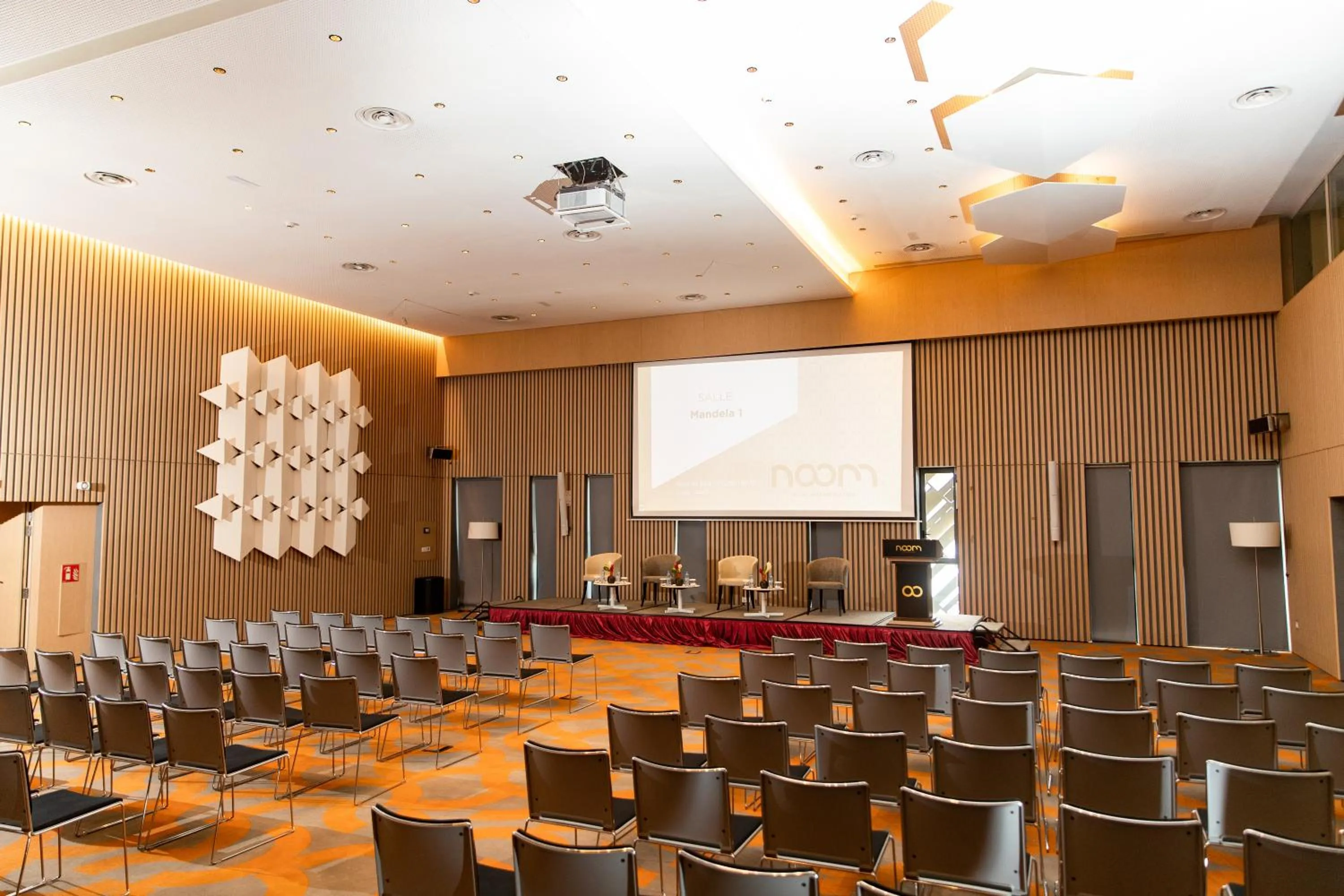 Banquet/Function facilities in Noom Hotel Abidjan Plateau