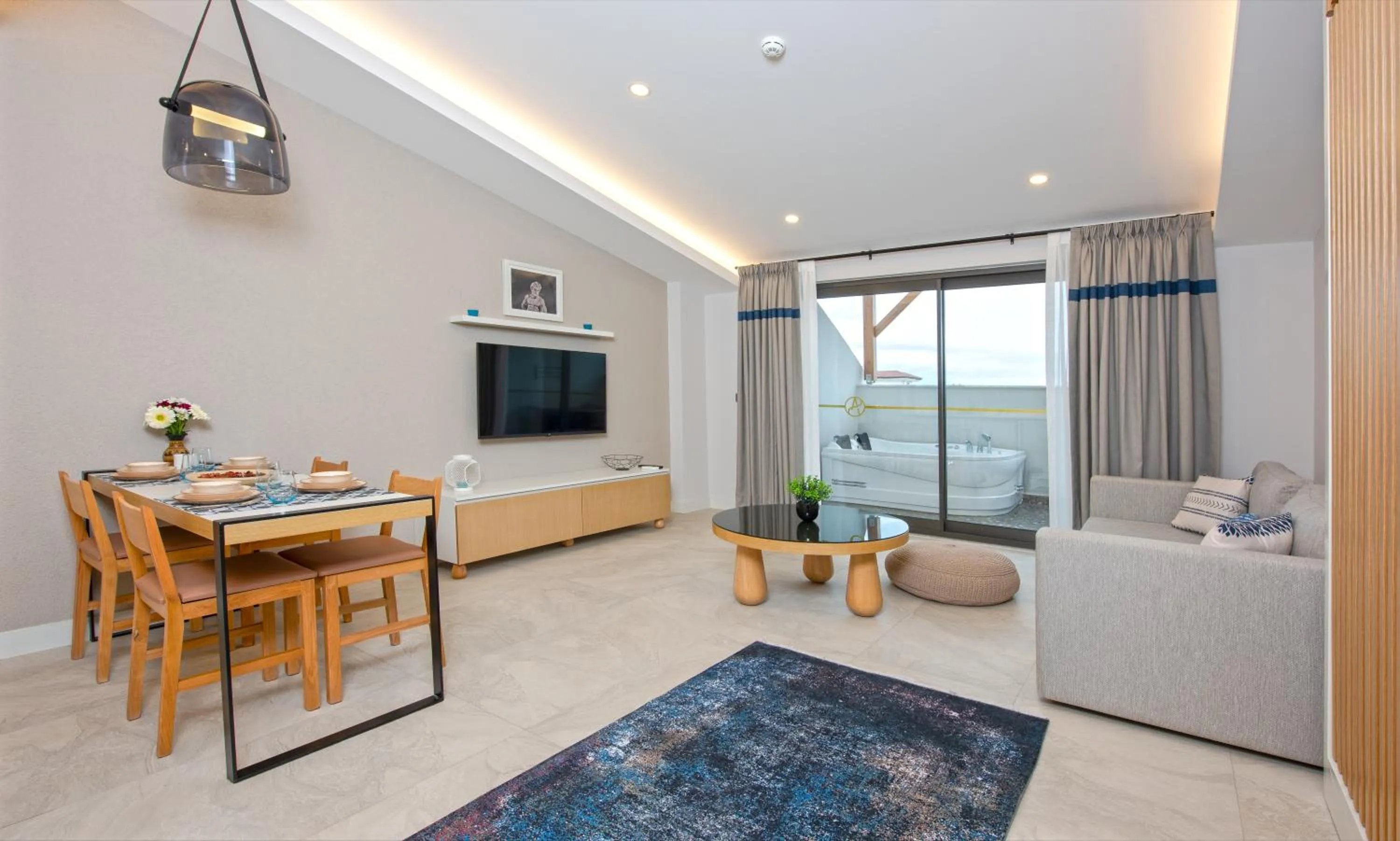 Hot Tub in A Suite Side