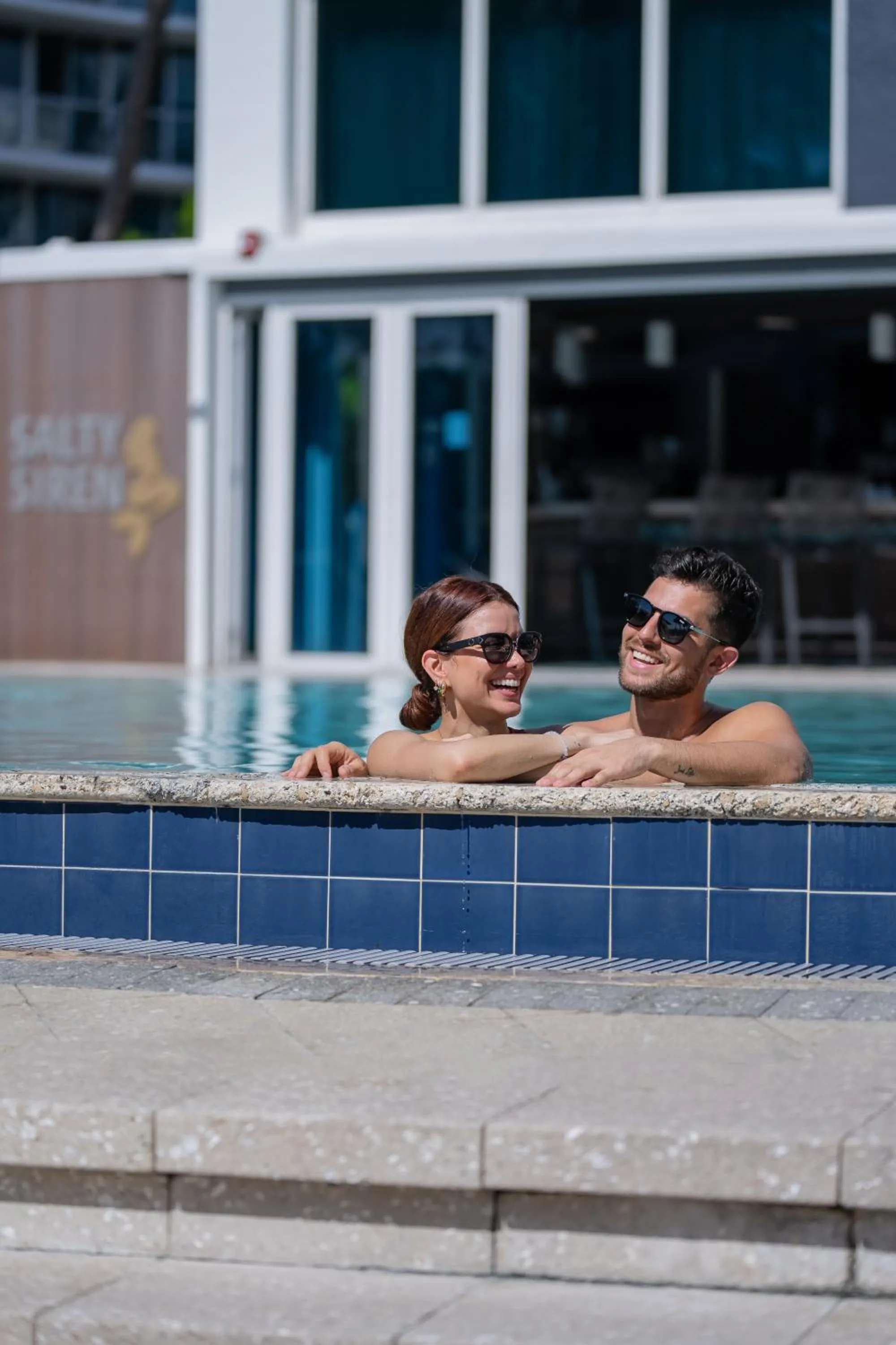 Swimming pool in B Ocean Resort Fort Lauderdale Beach