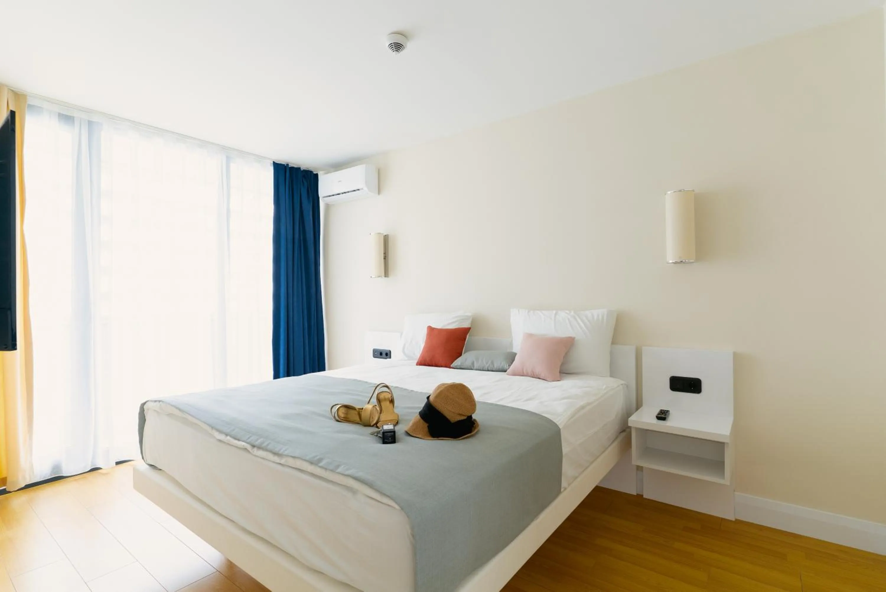 Bed in G-Point City Beach