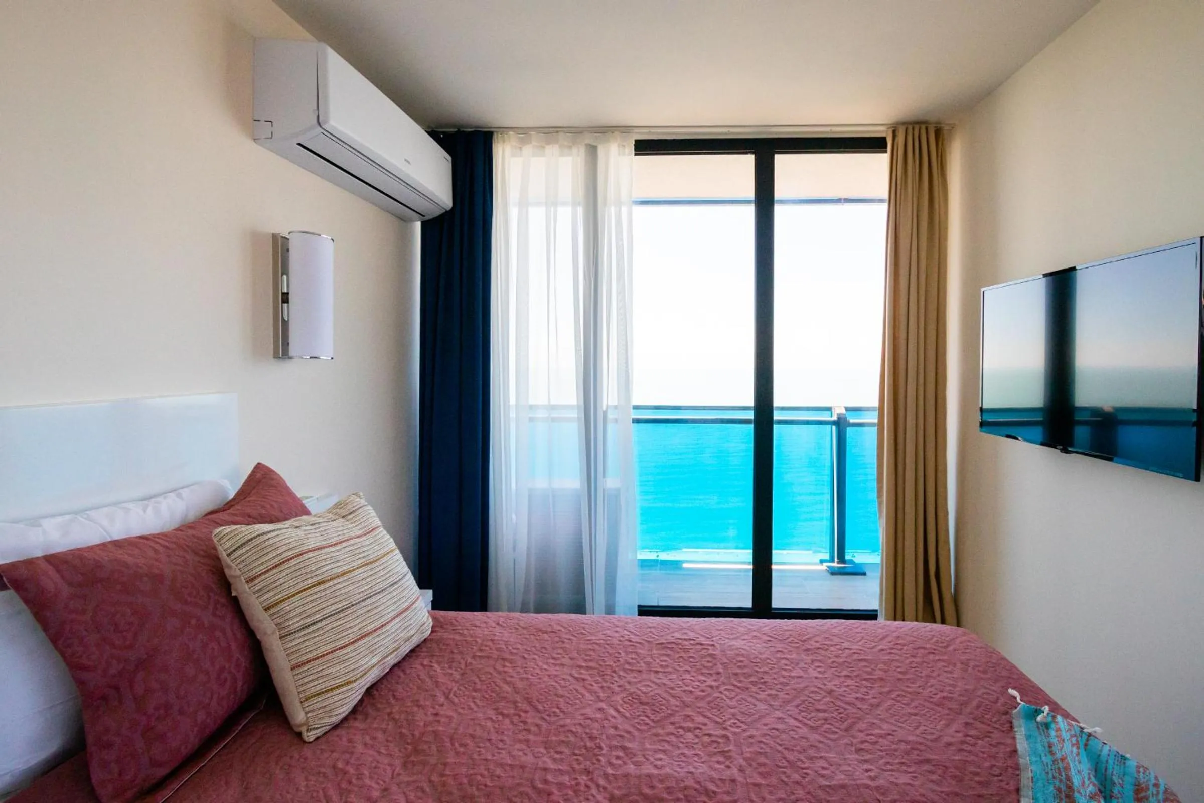 Bed in G-Point City Beach