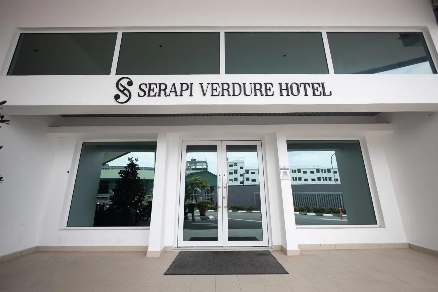 Facade/entrance in Serapi Verdure Hotel