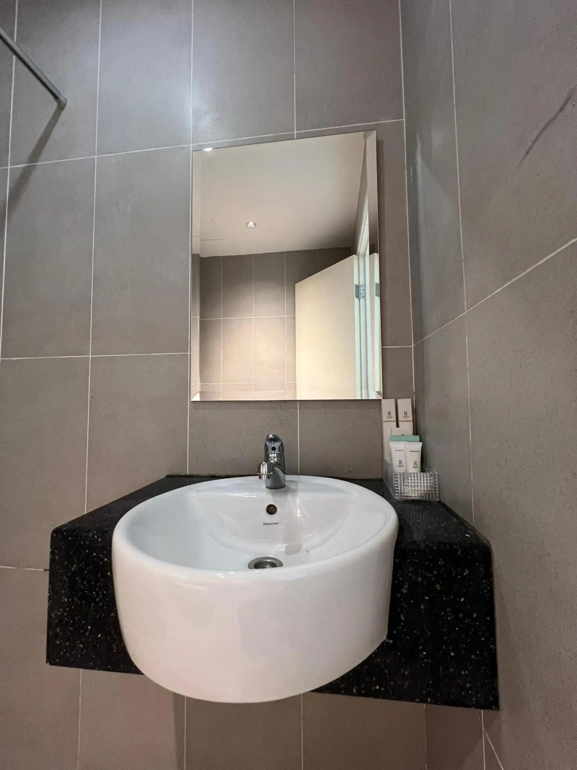 Bathroom in Serapi Verdure Hotel