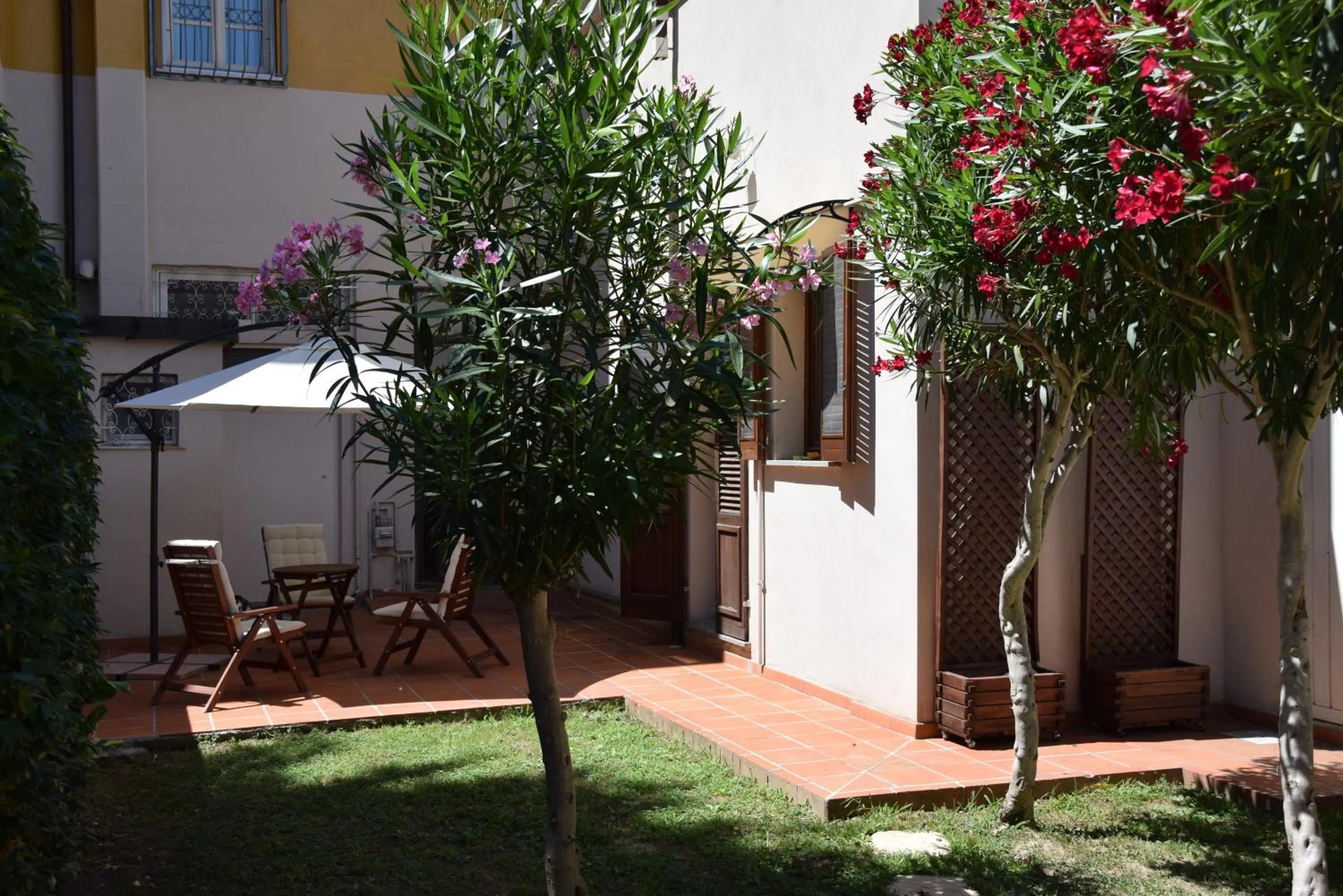 Garden in Victoria House B&B