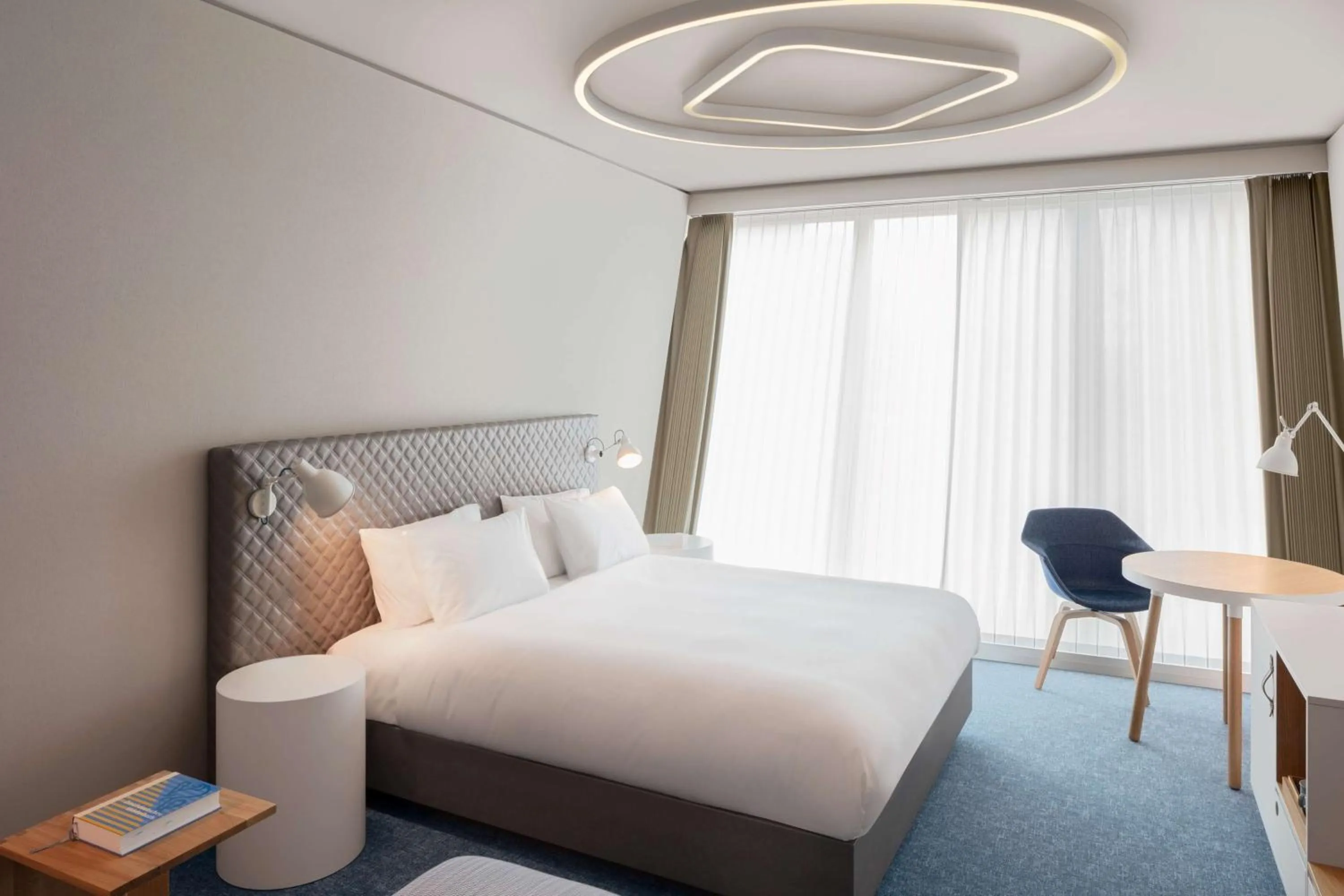 Bed in Hyatt Place Zurich Airport the Circle
