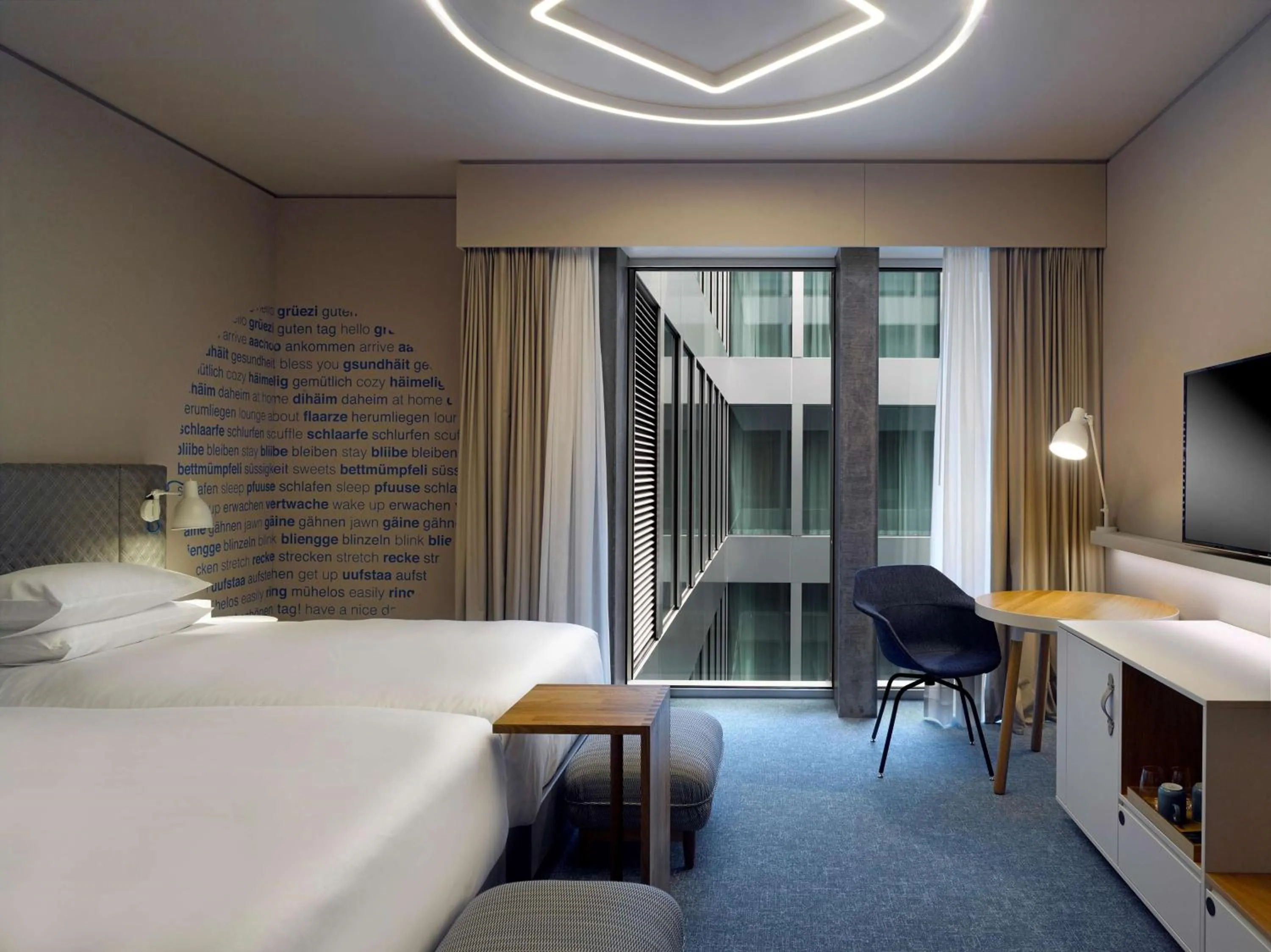 TV and multimedia, Bed in Hyatt Place Zurich Airport the Circle
