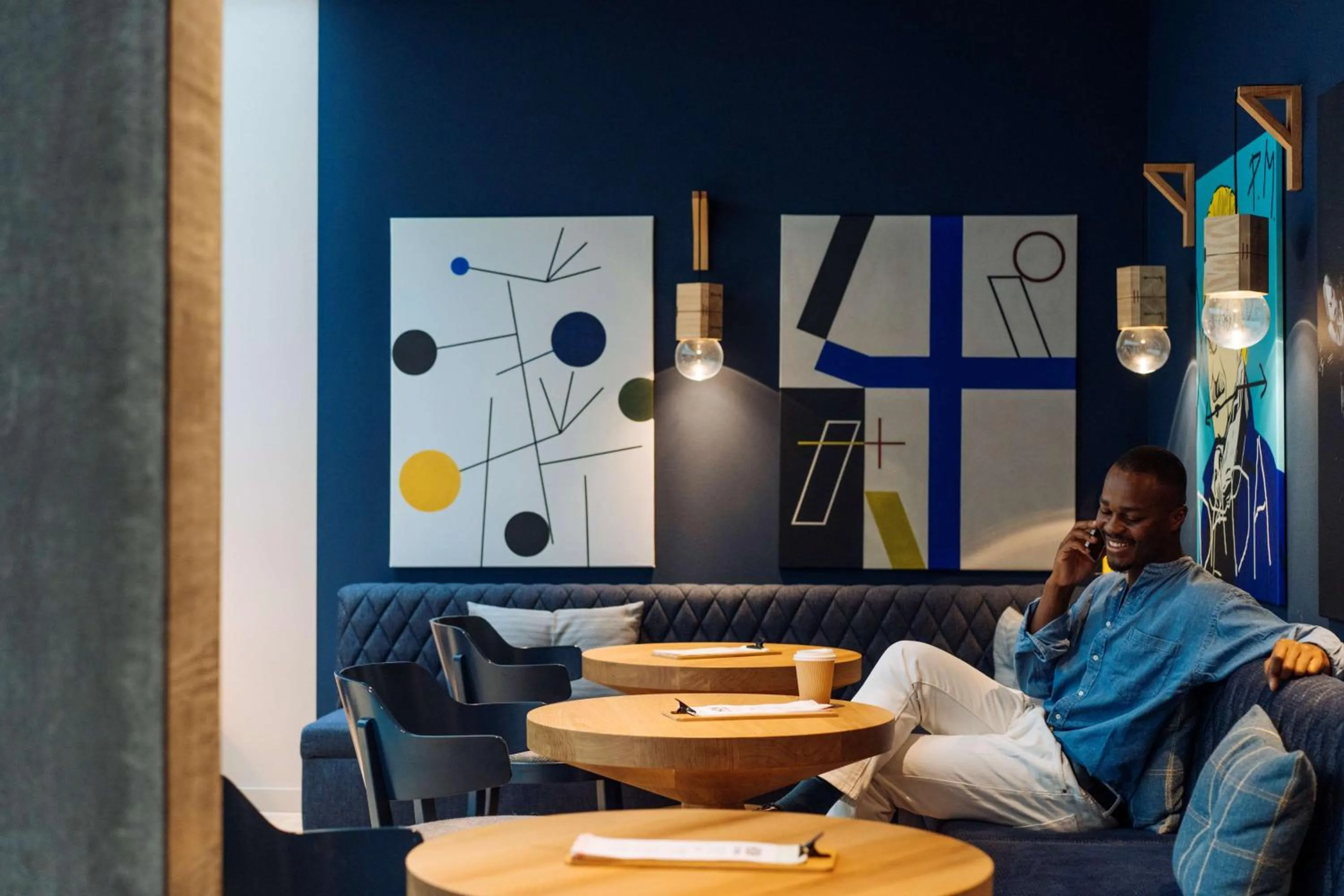 Living room in Hyatt Place Zurich Airport the Circle