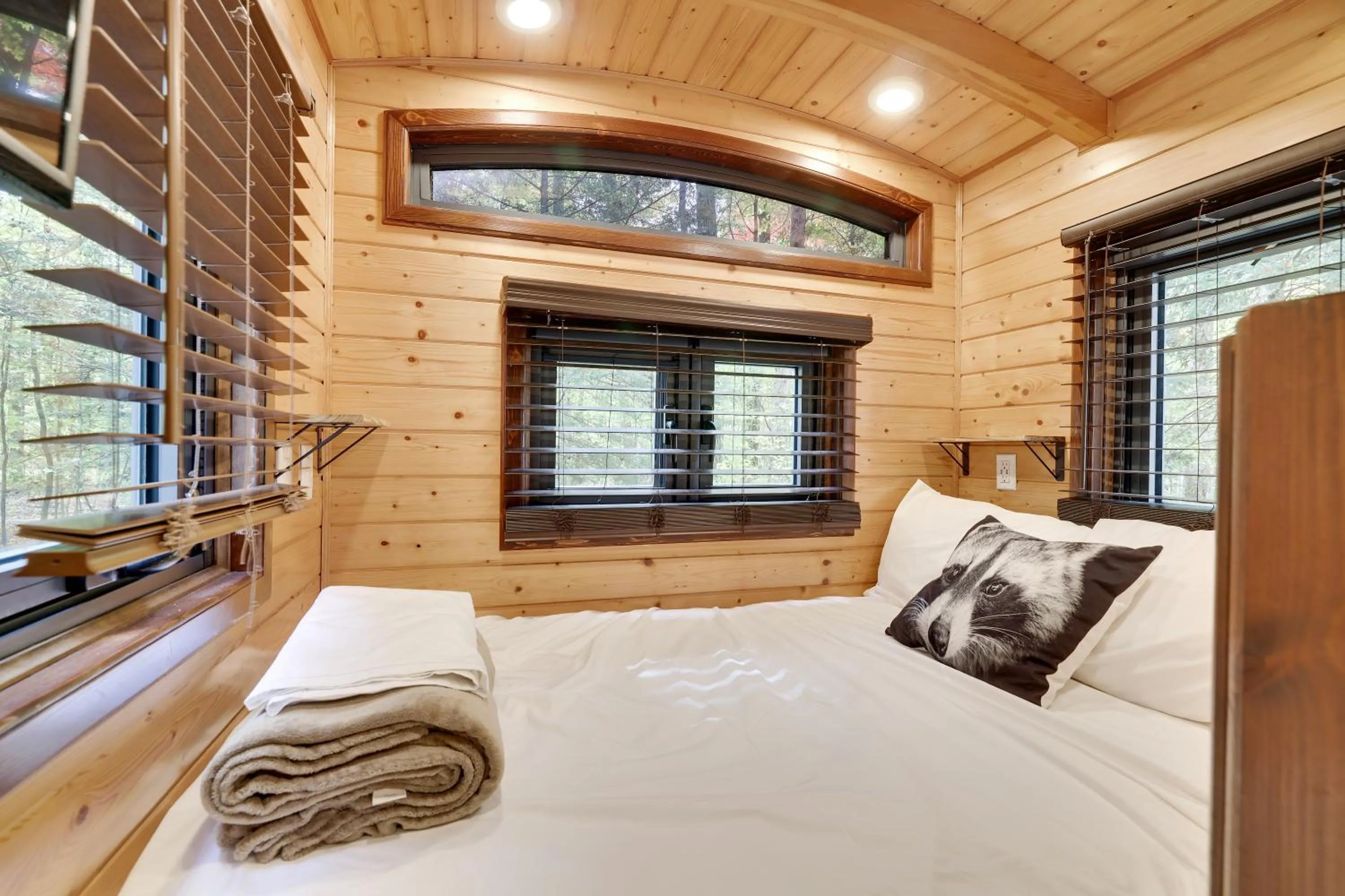 Bedroom, Bed in Camptel Poconos