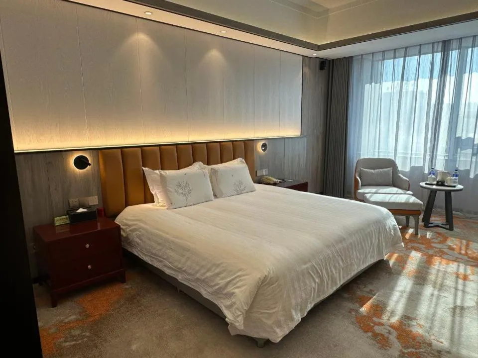 Photo of the whole room, Bed in Beijing Jingyi Hotel