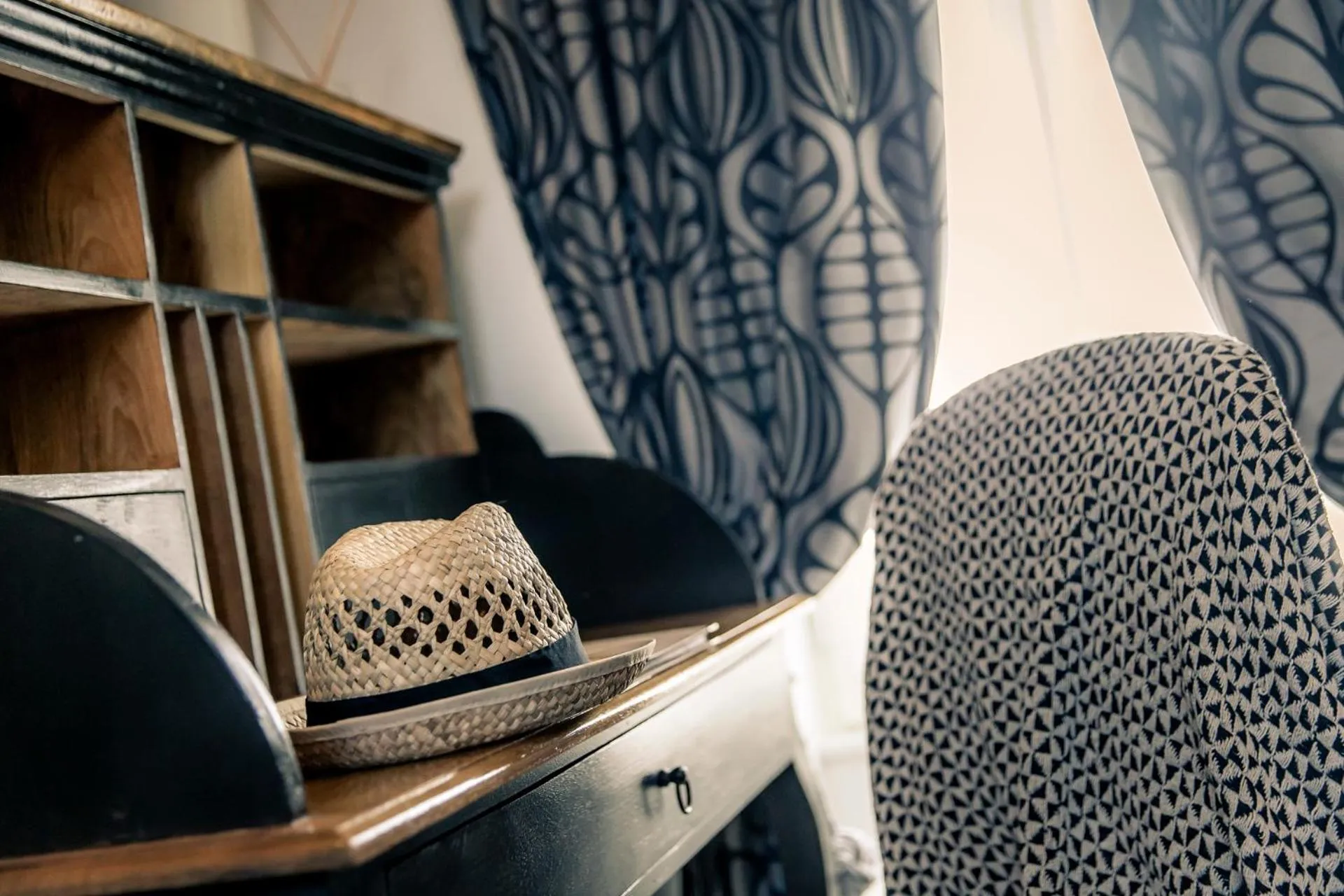 Decorative detail in Hotel Le Lion D'Or et Restaurant La Table Du Lion