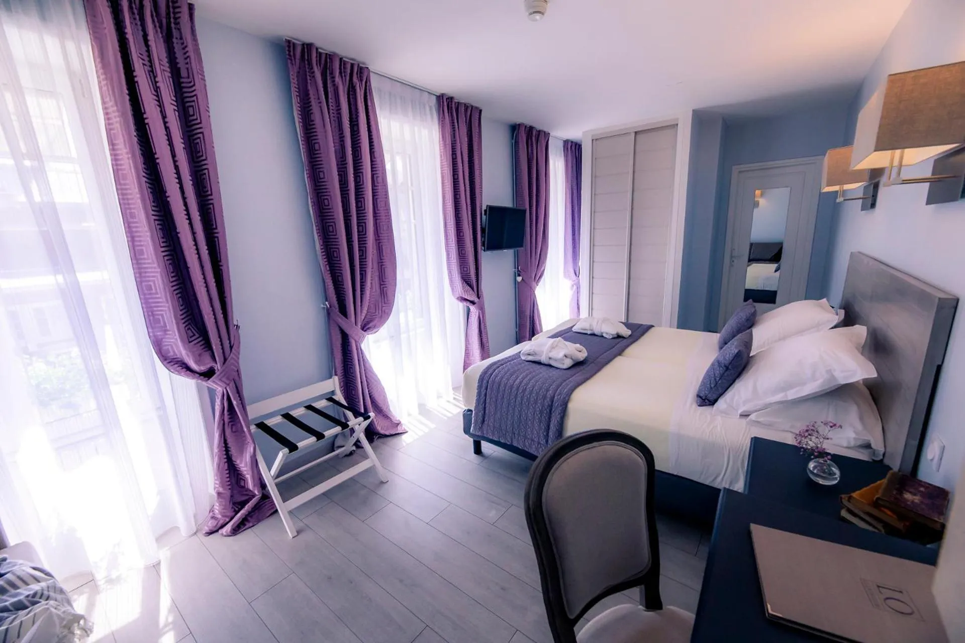 Family, Bed in Hotel Le Lion D'Or et Restaurant La Table Du Lion