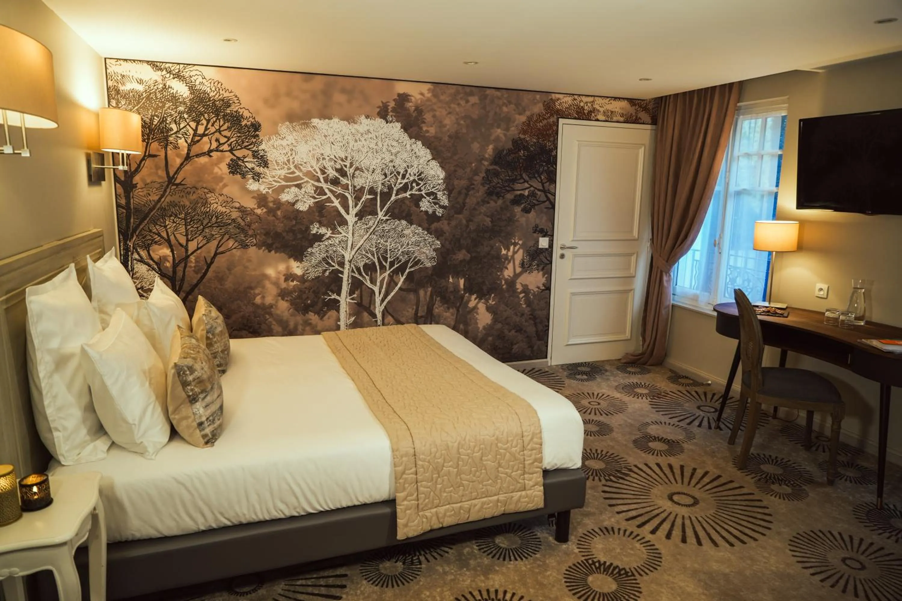 Family, Bed in Hotel Le Lion D'Or et Restaurant La Table Du Lion