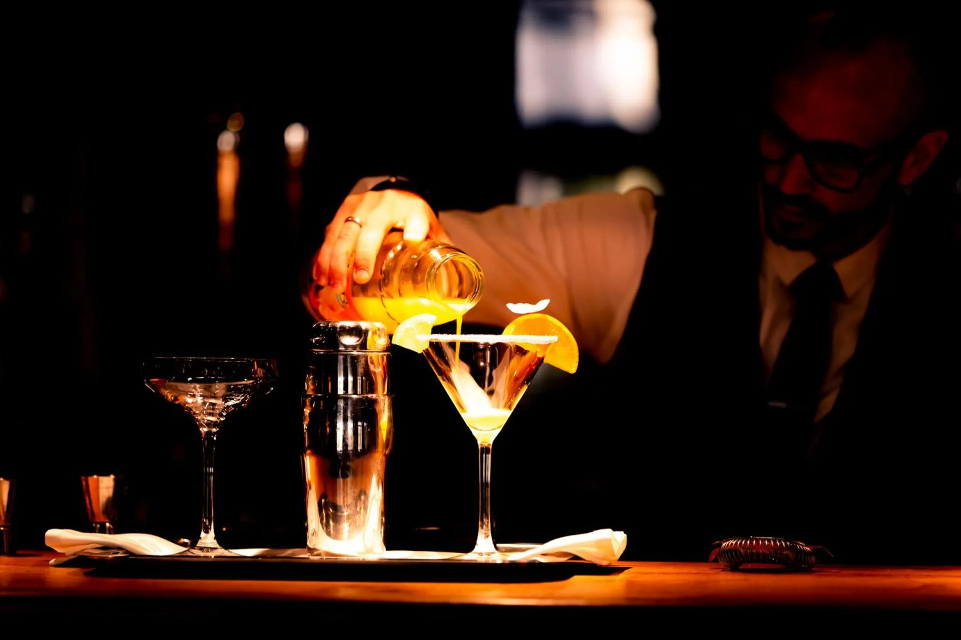 Lounge or bar in Hotel Le Lion D'Or et Restaurant La Table Du Lion