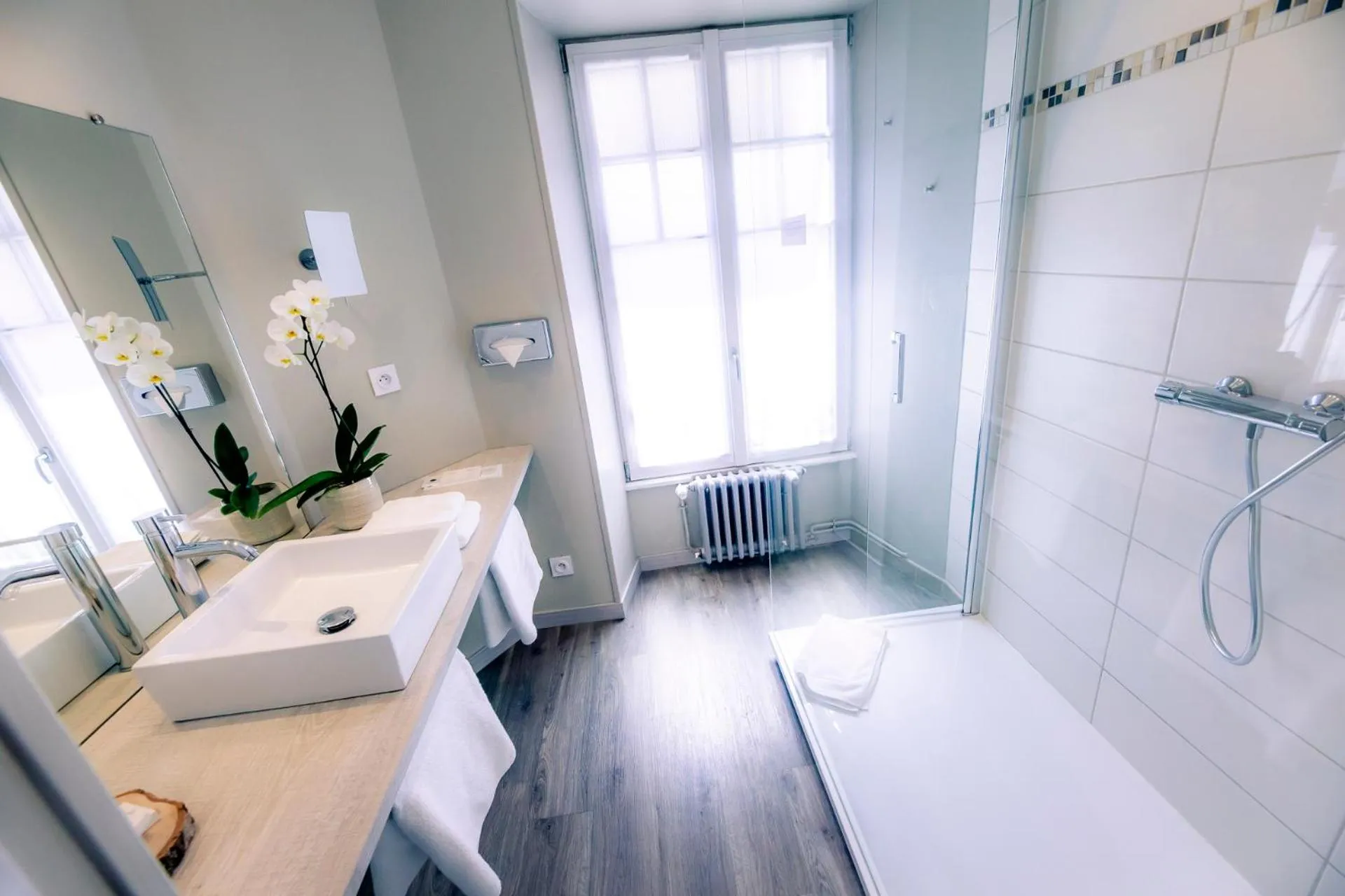 Bathroom in Hotel Le Lion D'Or et Restaurant La Table Du Lion