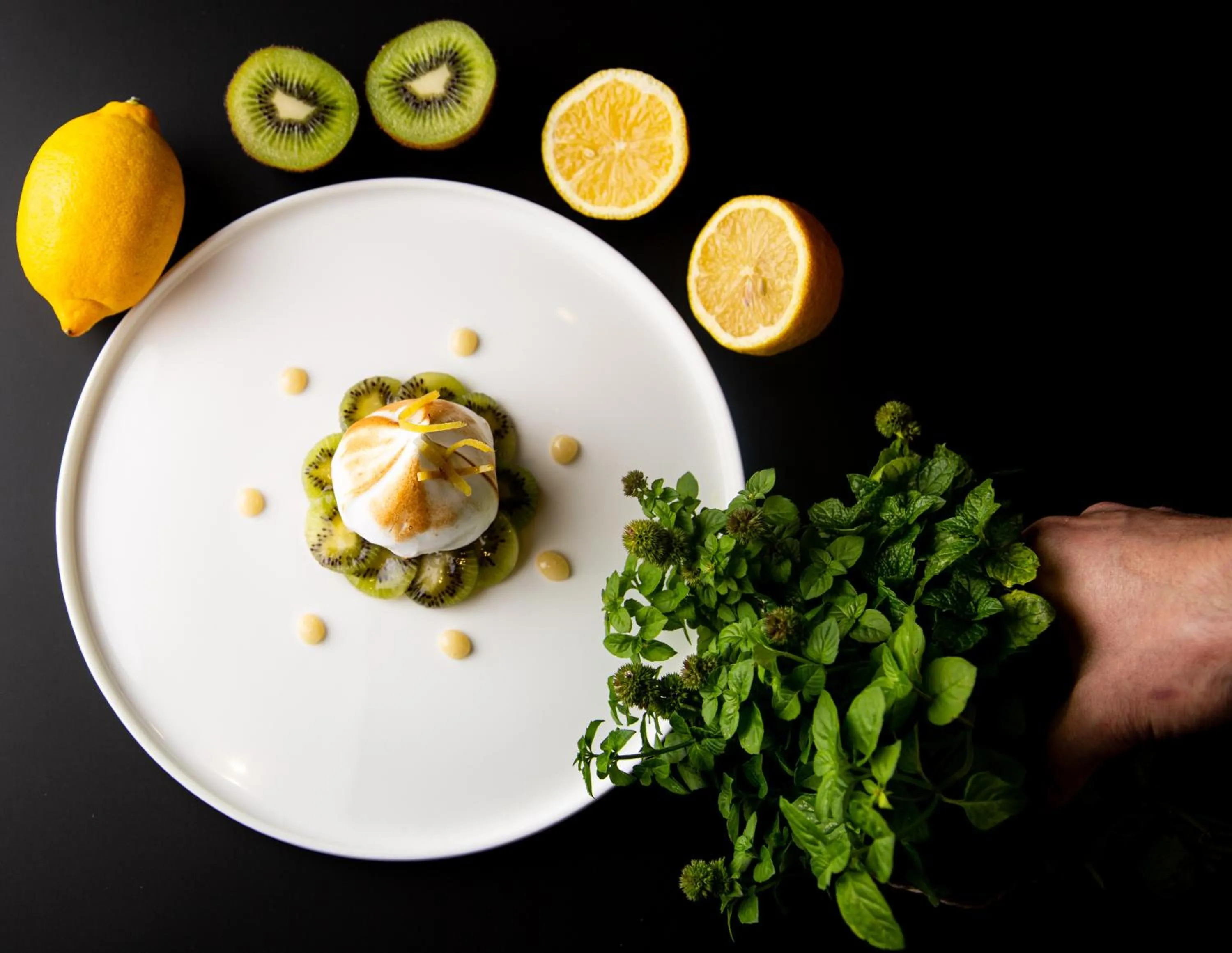 Dining area in Hotel Le Lion D'Or et Restaurant La Table Du Lion