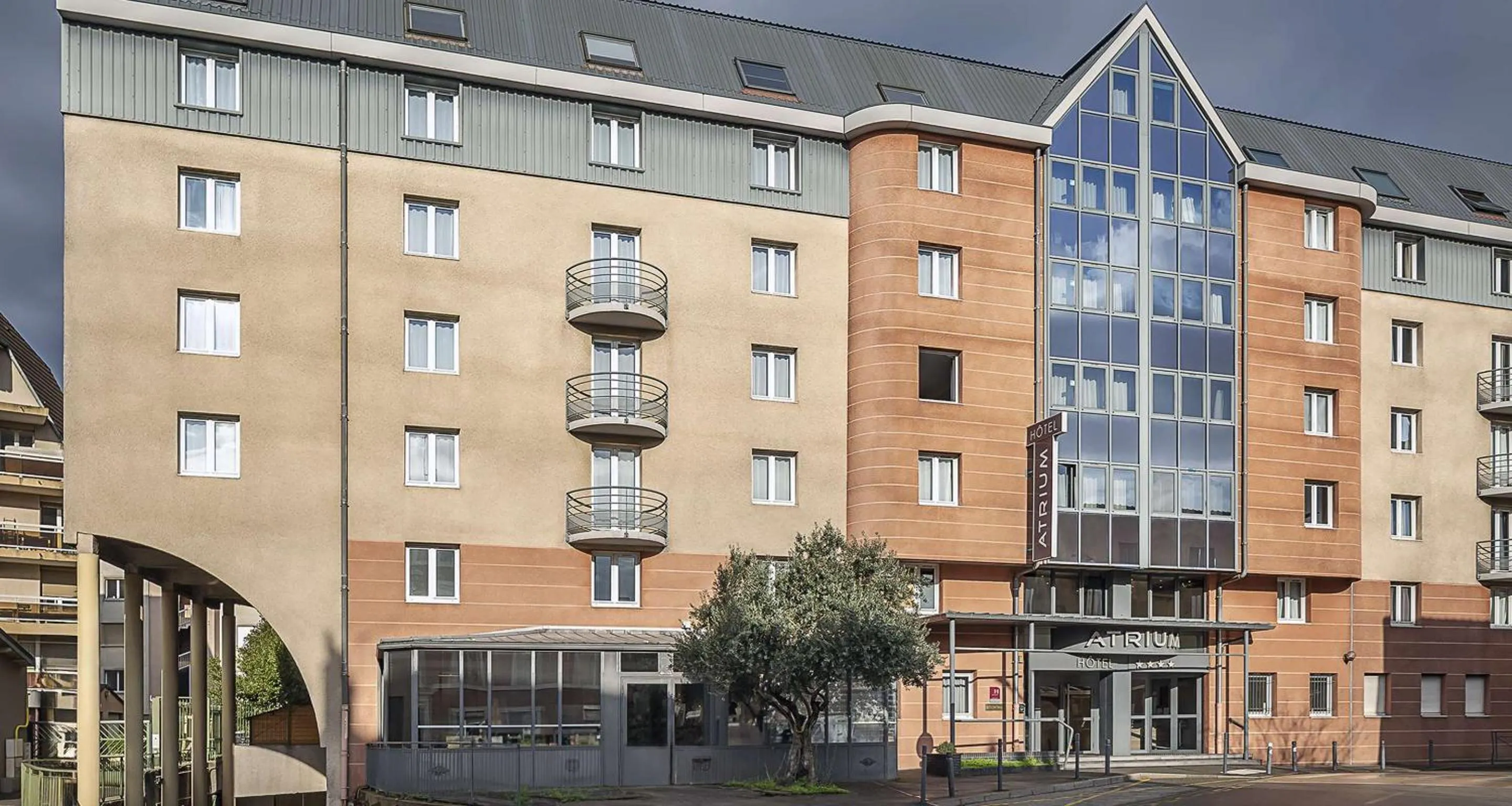 Property building in Best Western Hotel Atrium Valence