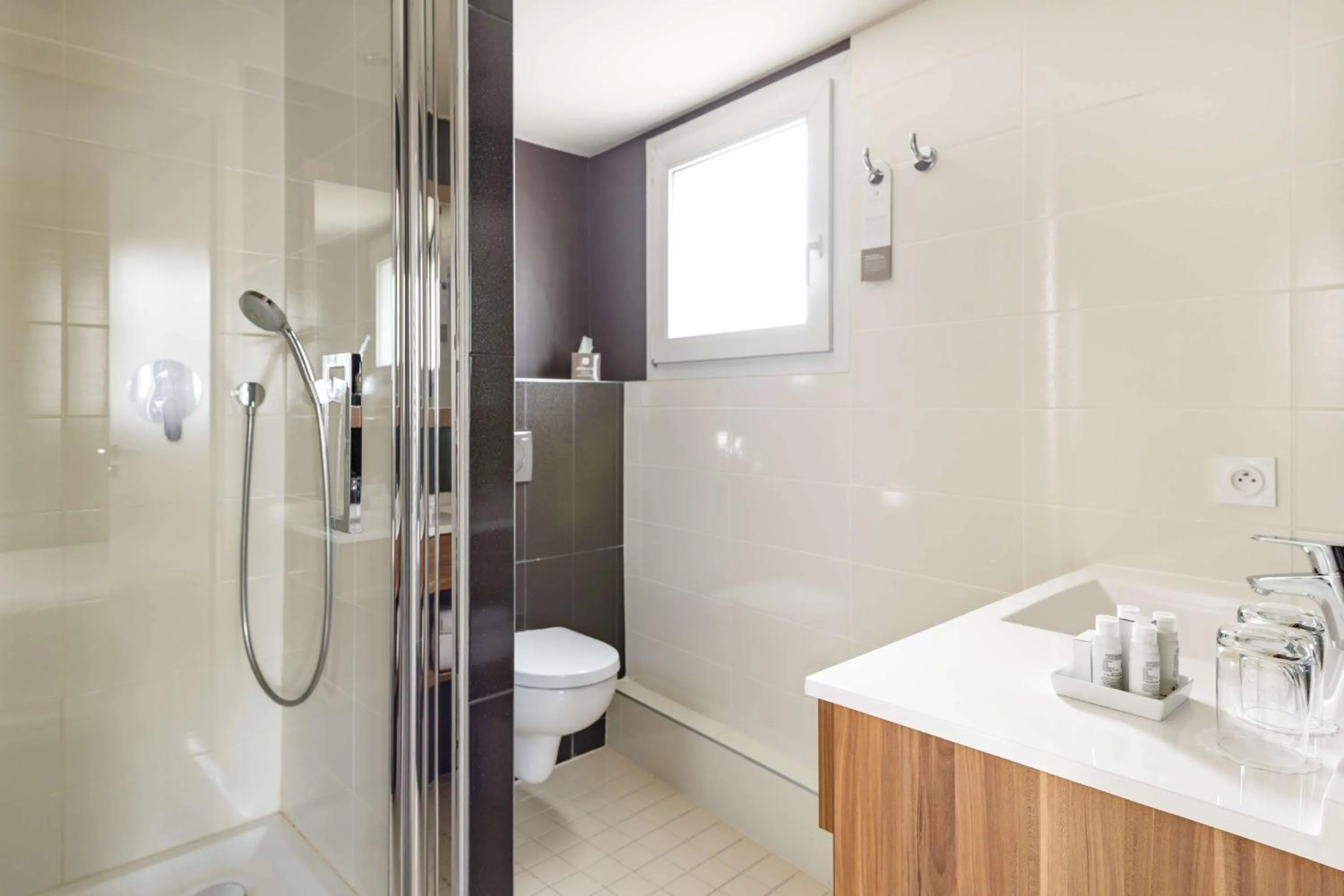 Bathroom in Best Western Hotel Atrium Valence