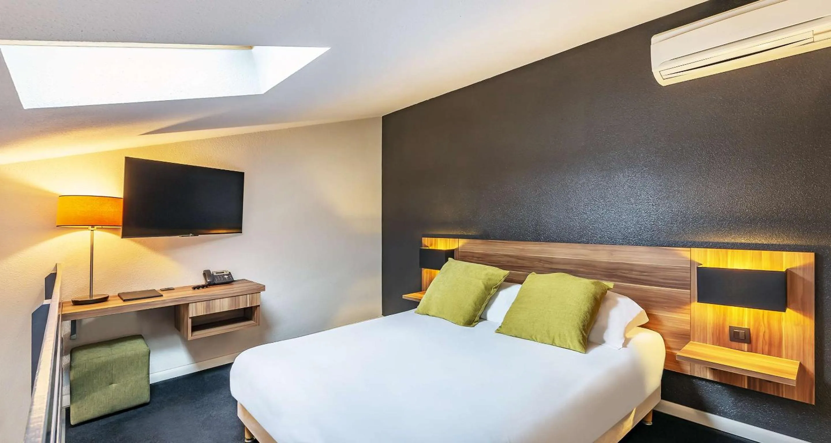 Bedroom, Bed in Best Western Hotel Atrium Valence