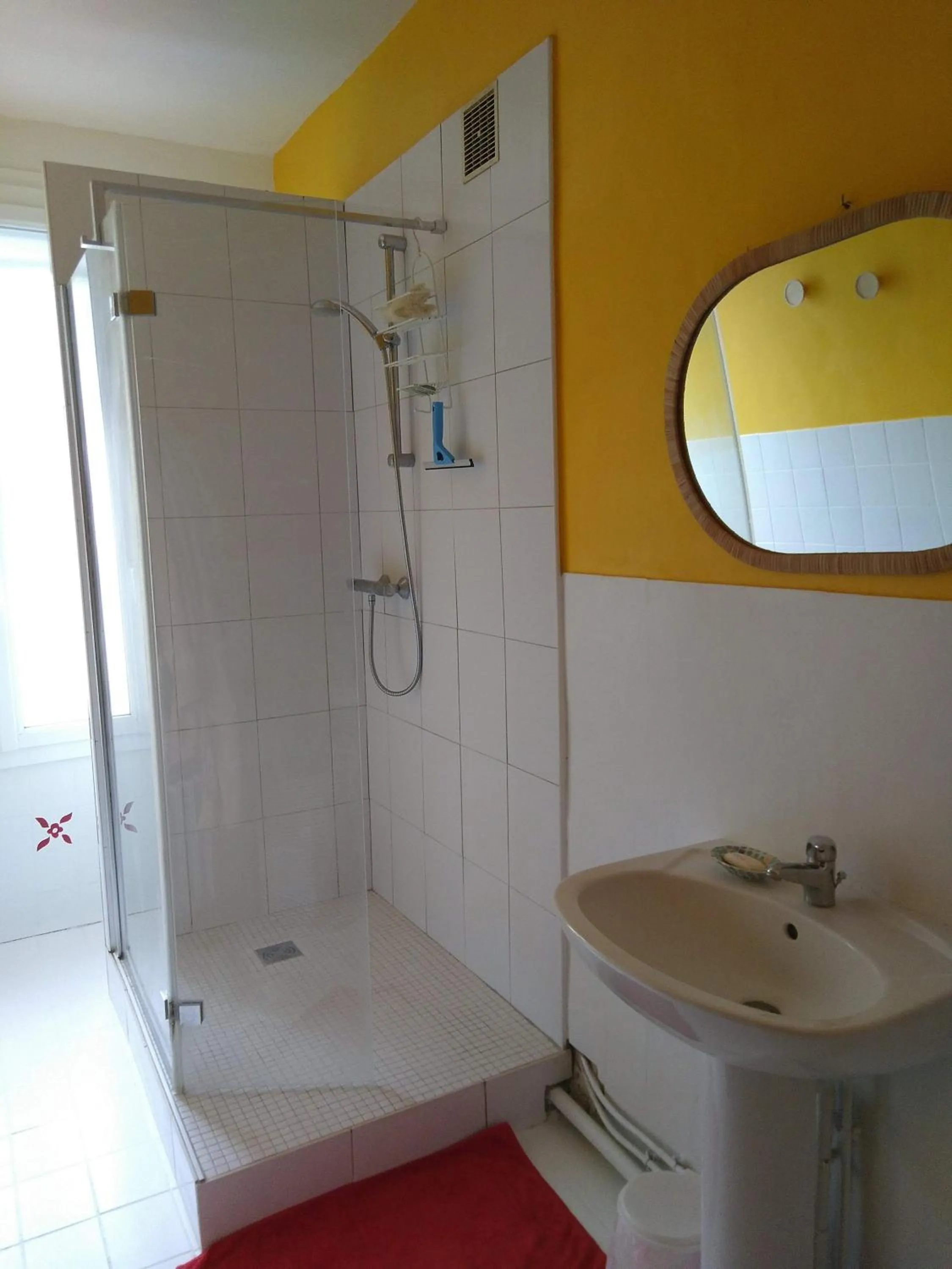 Shower in Entre Meuse et forêt