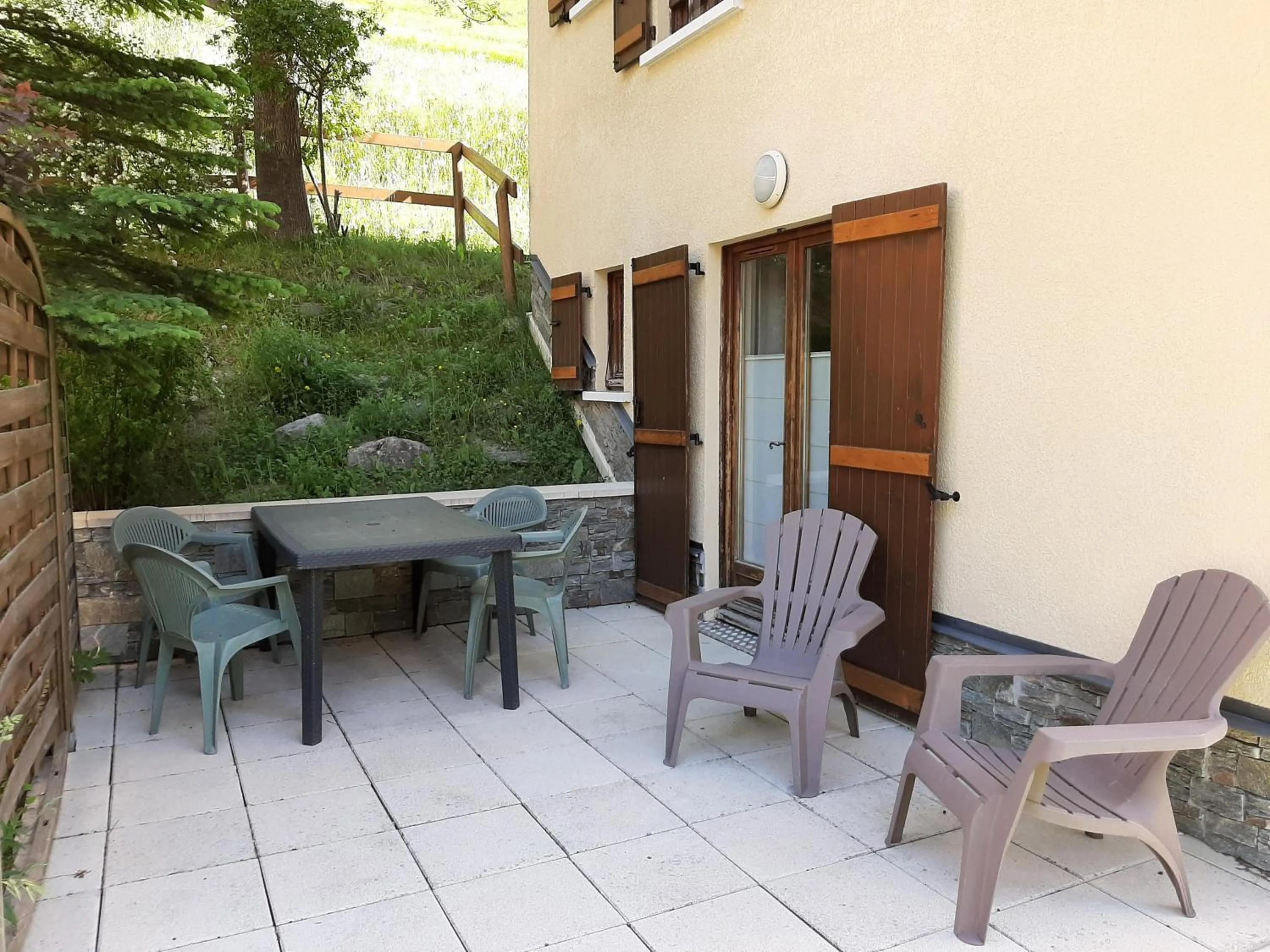 Patio in Cosy Appart'Hotel - Panoramic Village - La Grave
