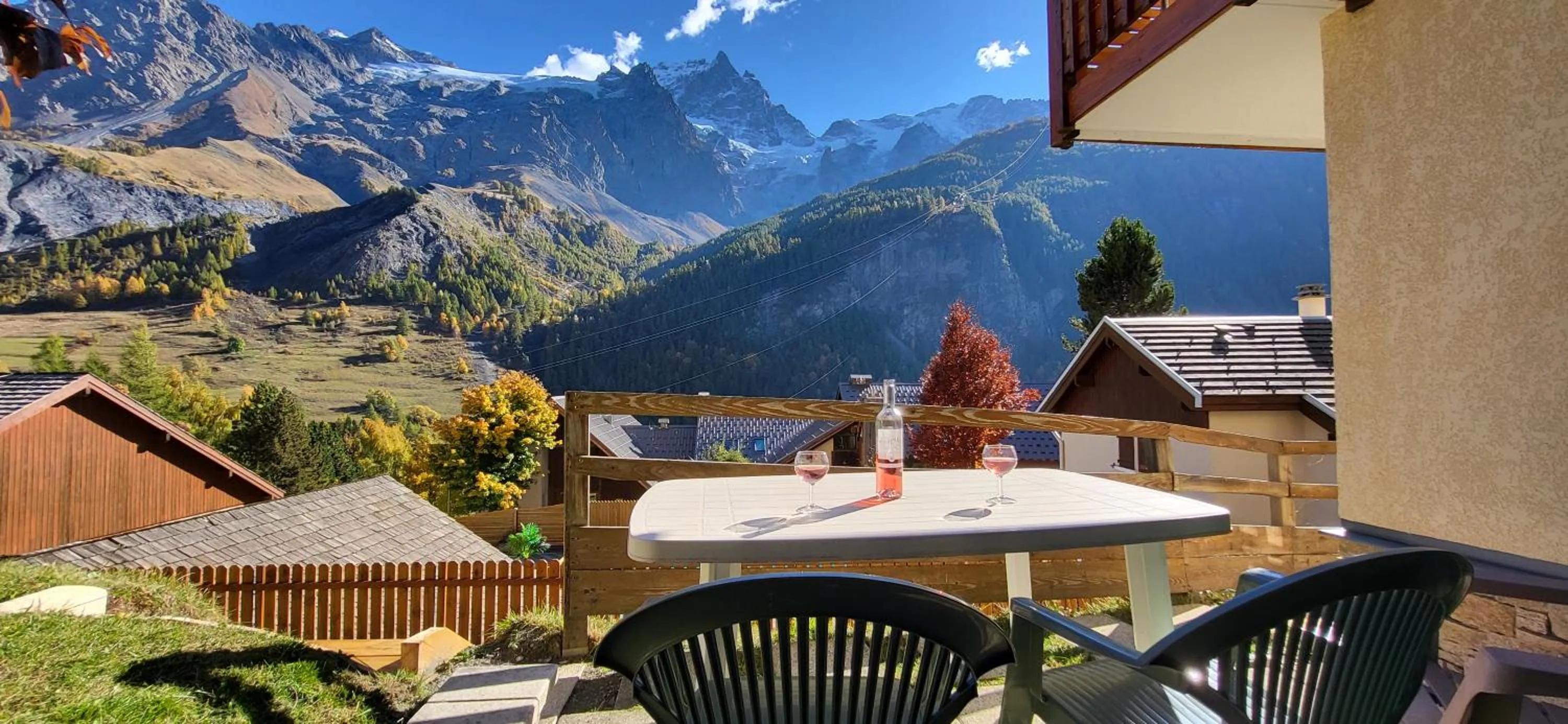 Patio in Panoramic Village - Locations vue Glaciers - Chez Philippe