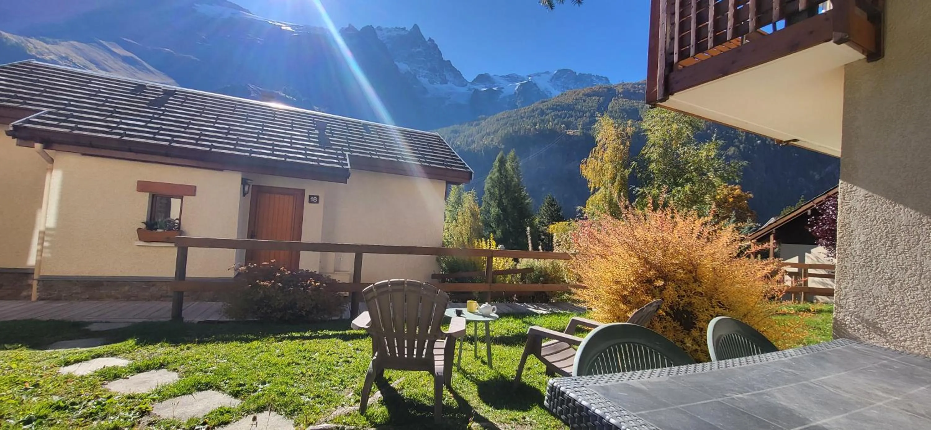 Patio in Panoramic Village - Locations vue Glaciers - Chez Philippe