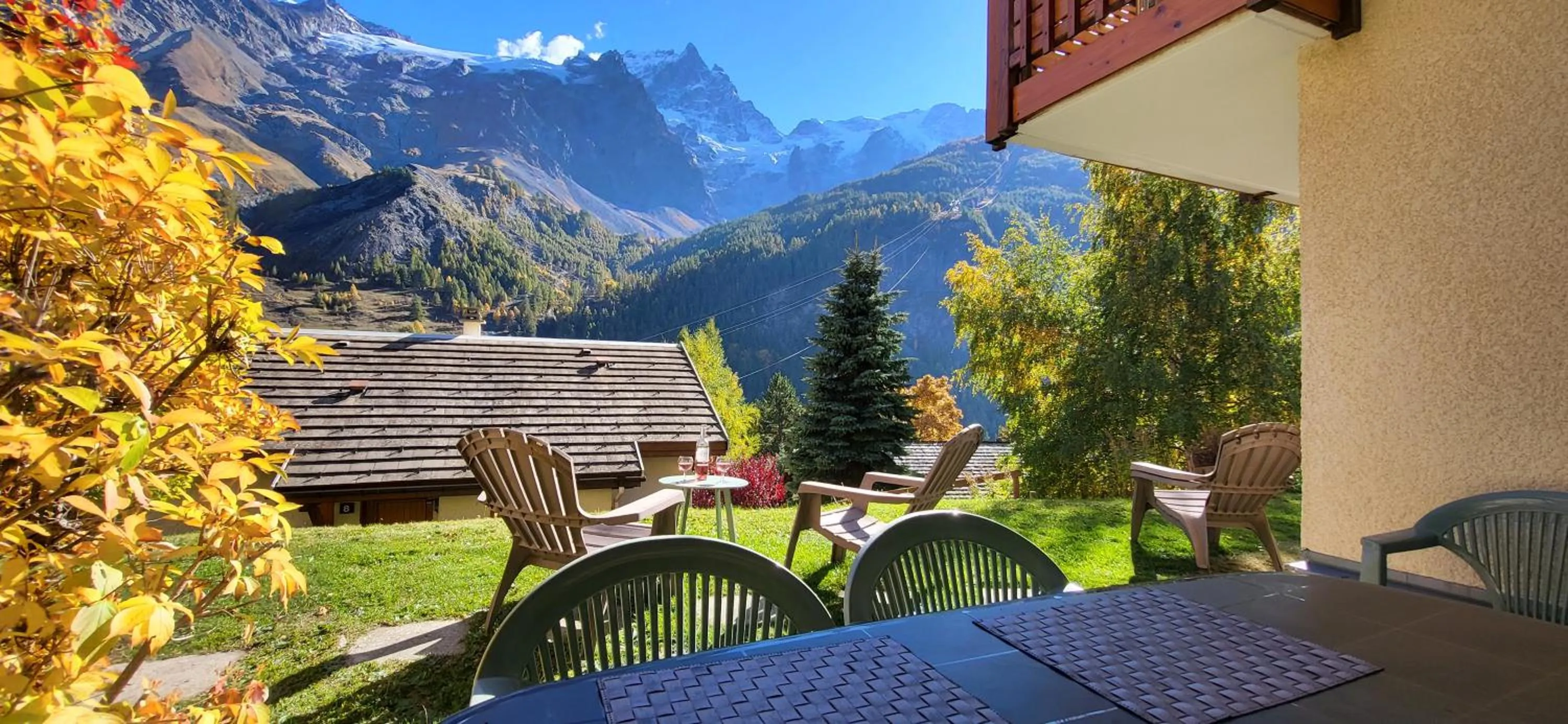Patio in Panoramic Village - Locations vue Glaciers - Chez Philippe