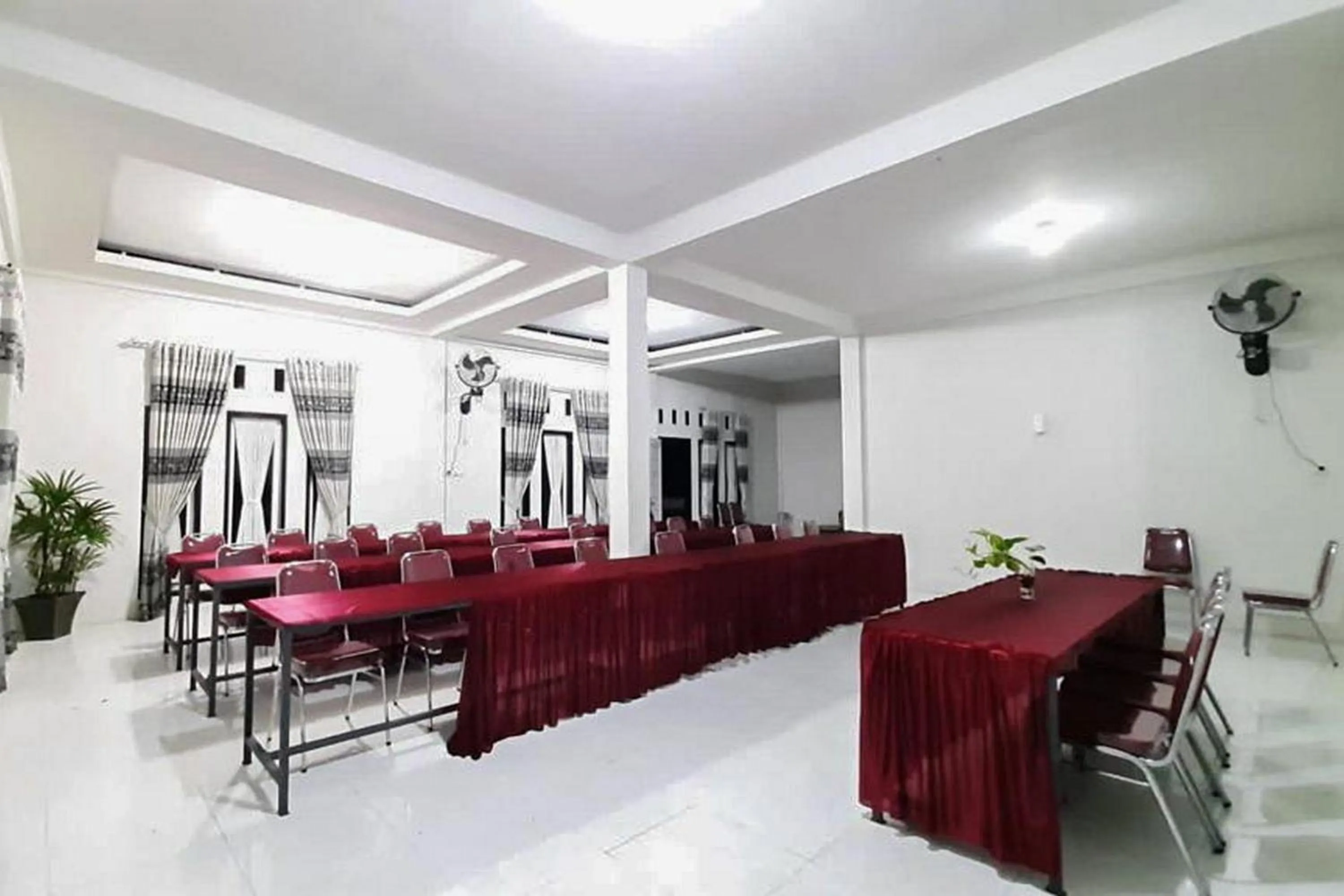 Meeting/conference room in Hayori Hotel RedPartner