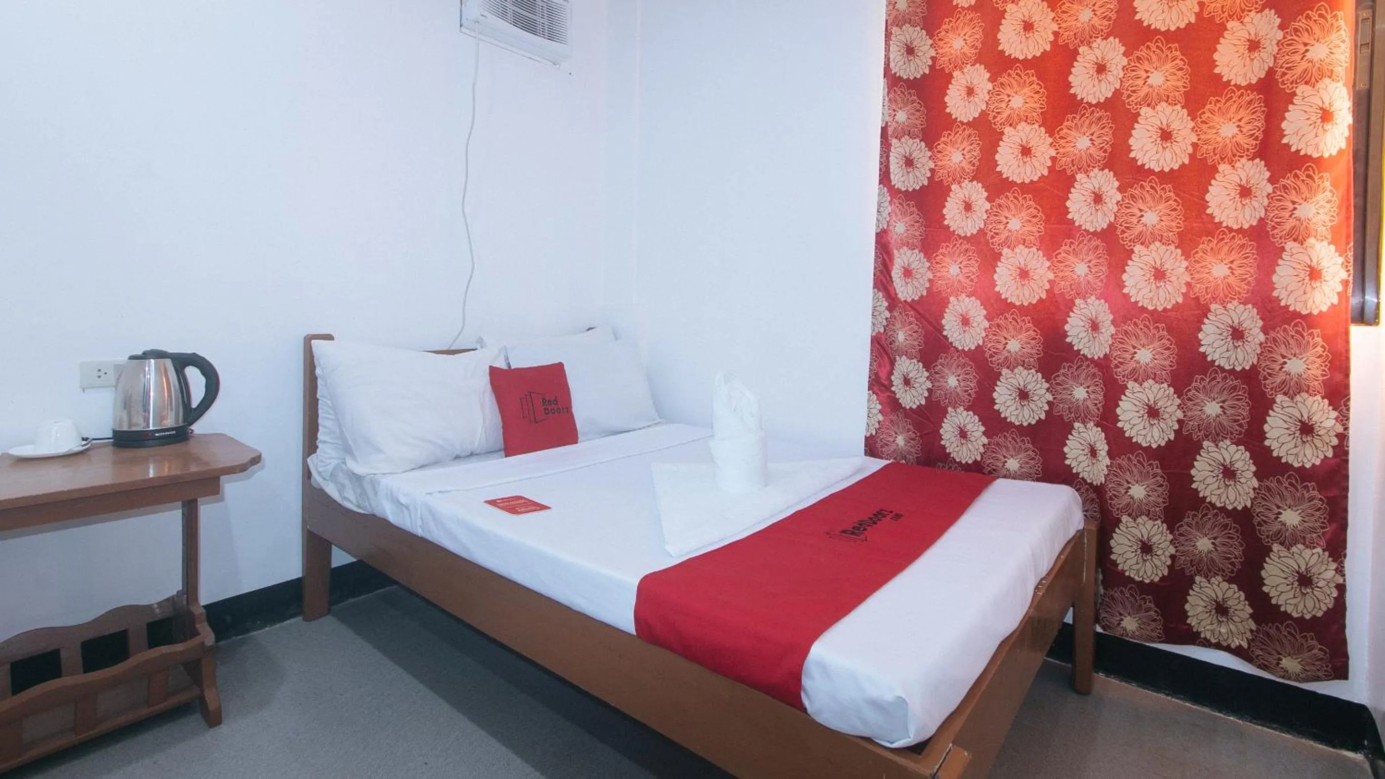 Bed in RedDoorz @ Lualhati Garden Cottage El Nido Palawan