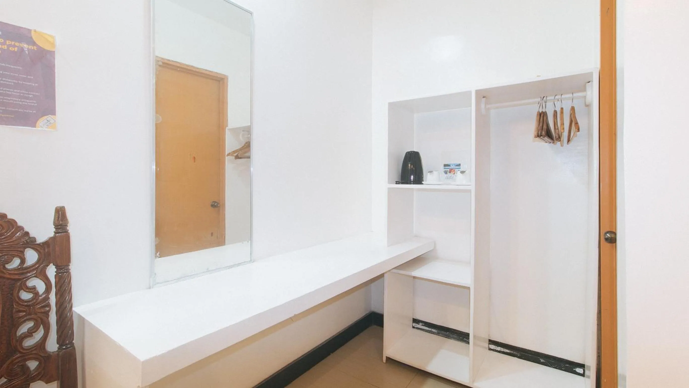 wardrobe in RedDoorz @ Lualhati Garden Cottage El Nido Palawan