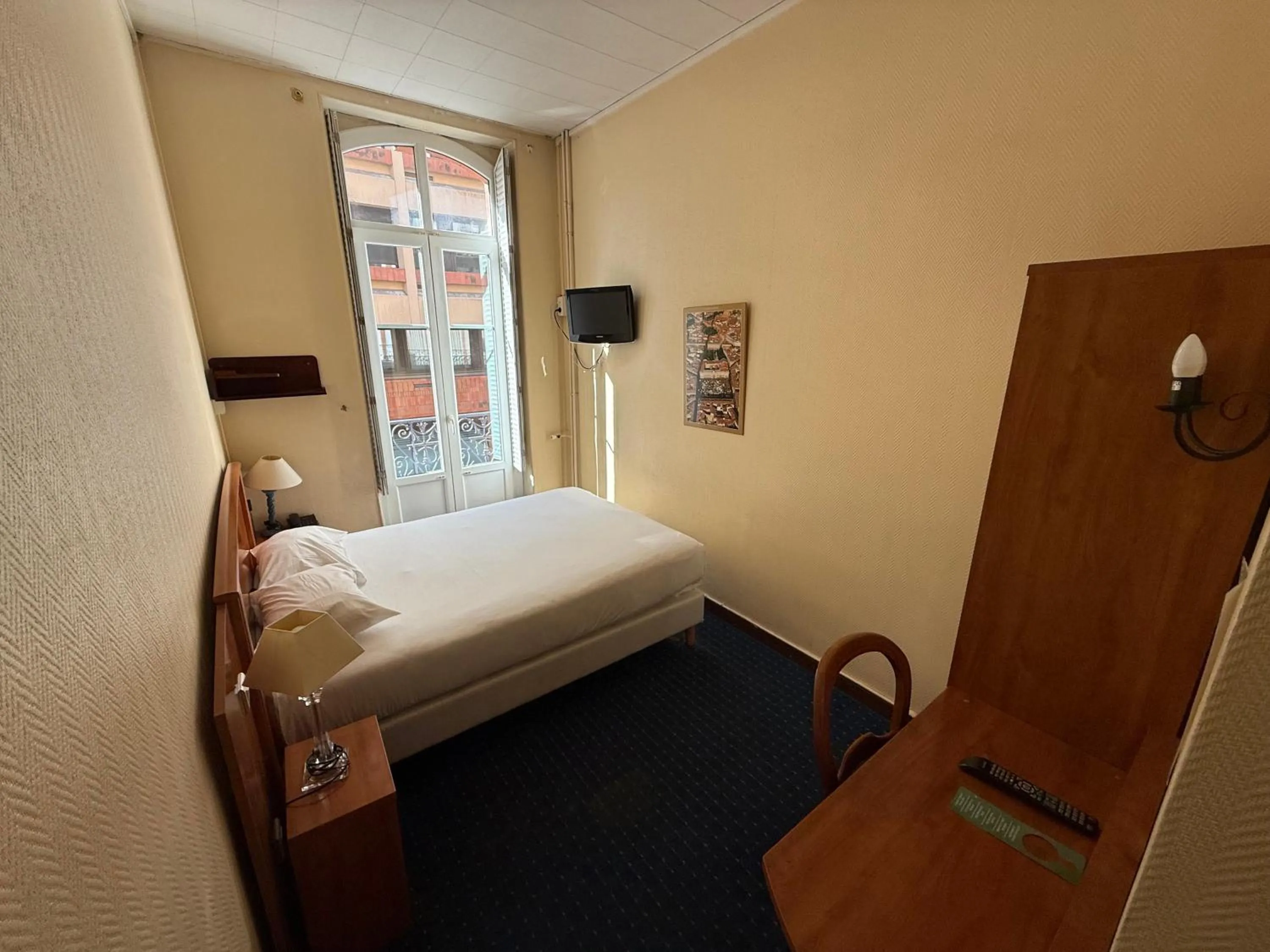 Bed in Hôtel Riquet