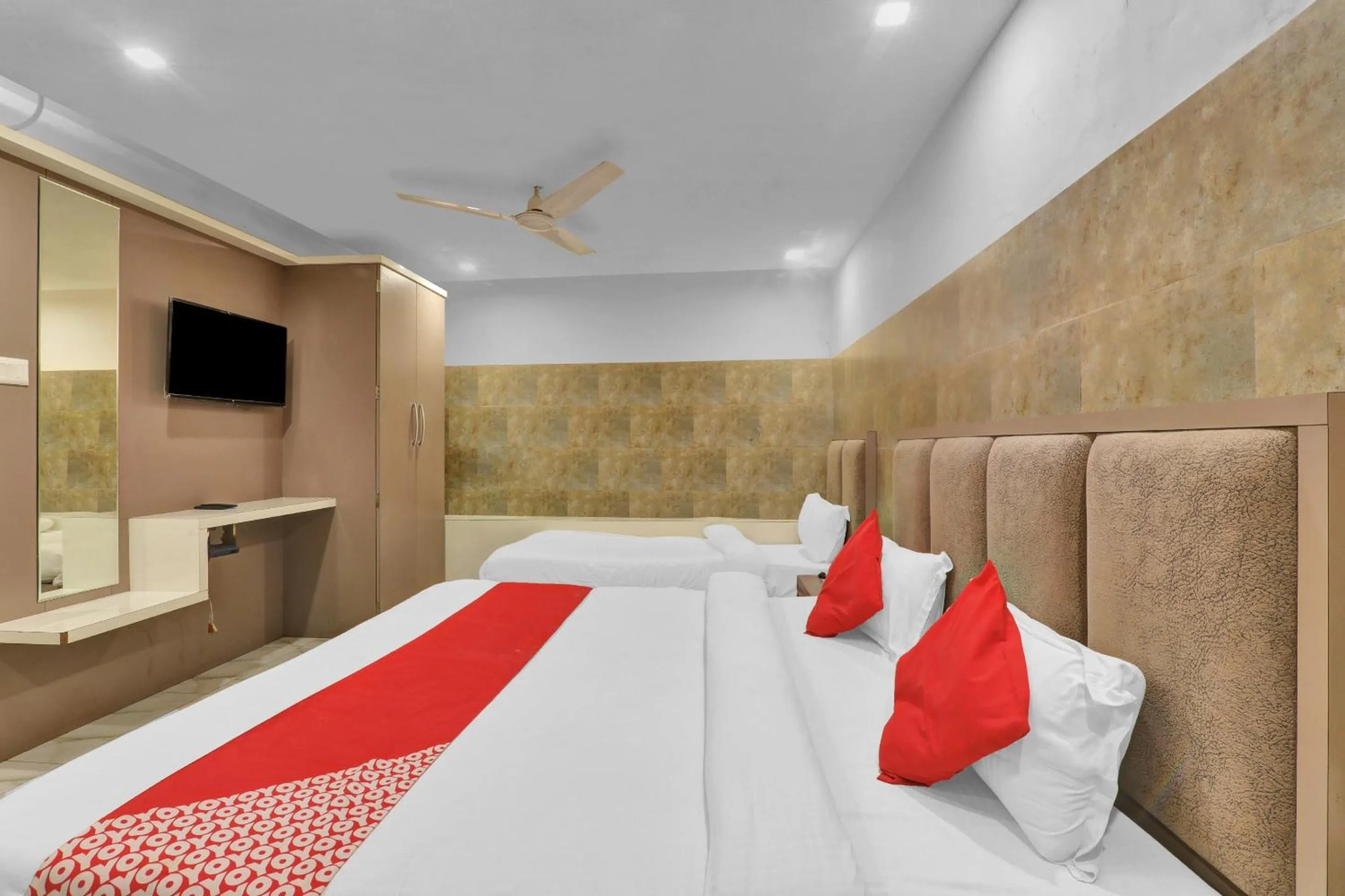 Bedroom, Bed in Super Hotel O Sada Shiv Guest House