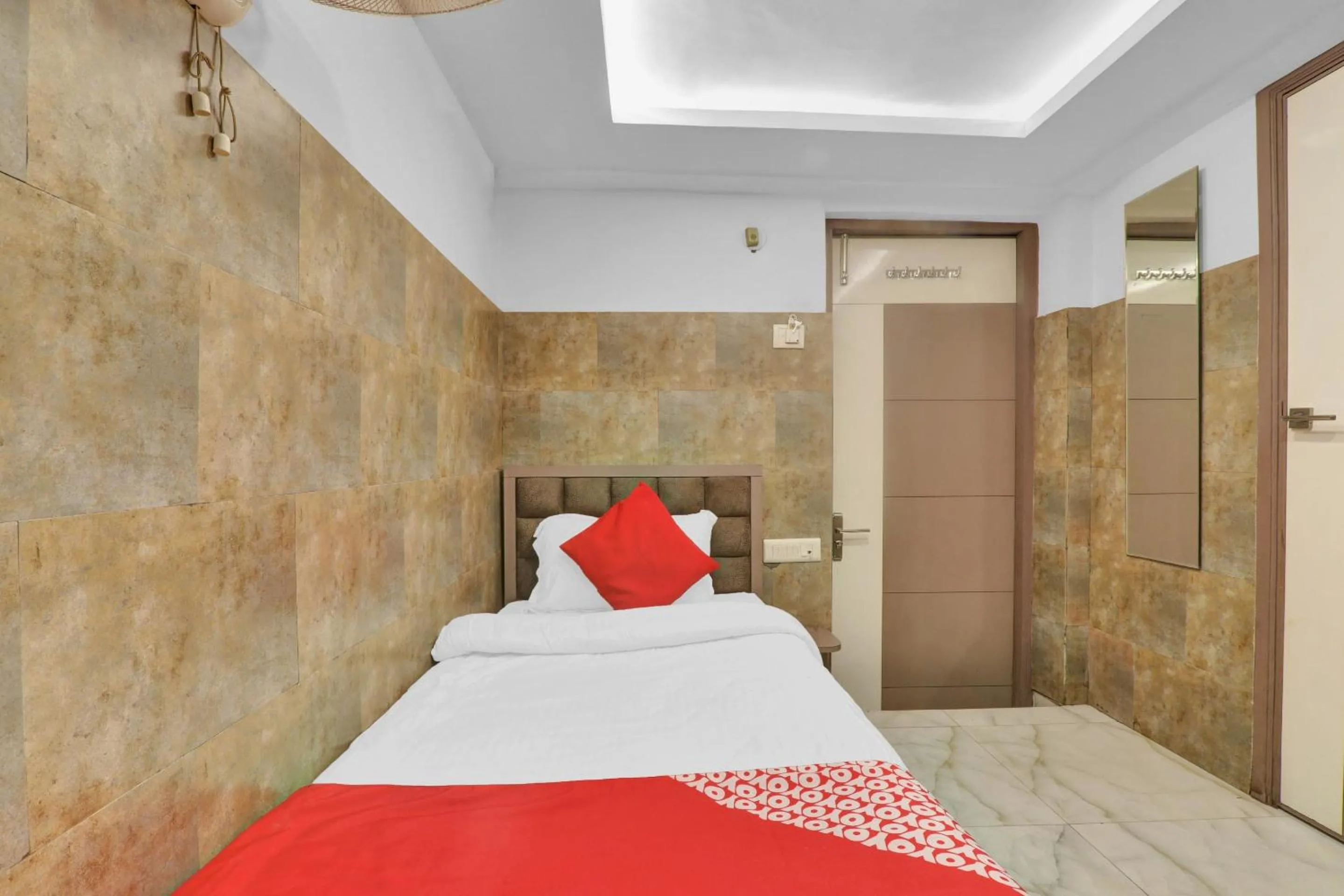 Bedroom, Bed in Super Hotel O Sada Shiv Guest House