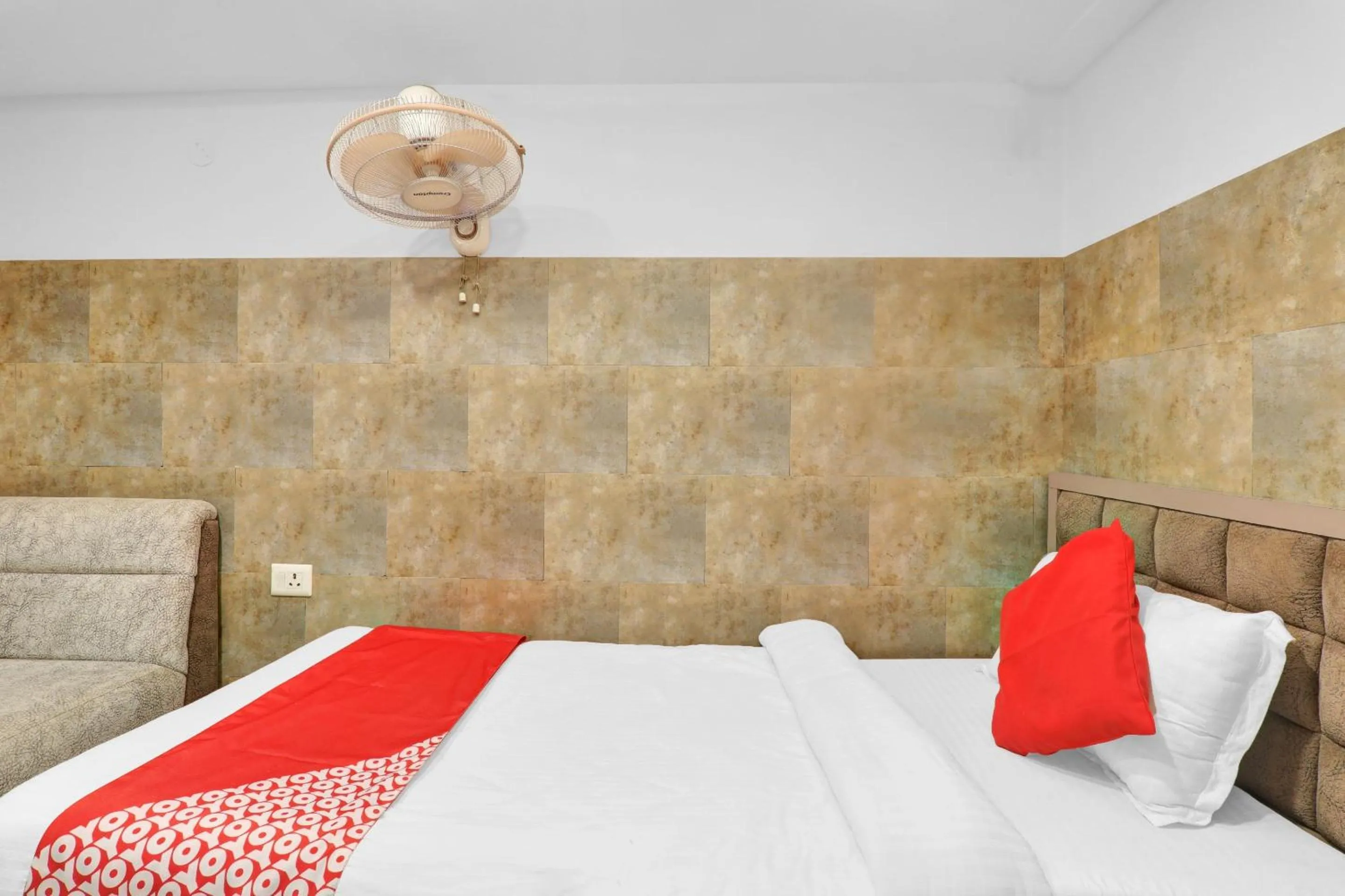 Bedroom, Bed in Super Hotel O Sada Shiv Guest House